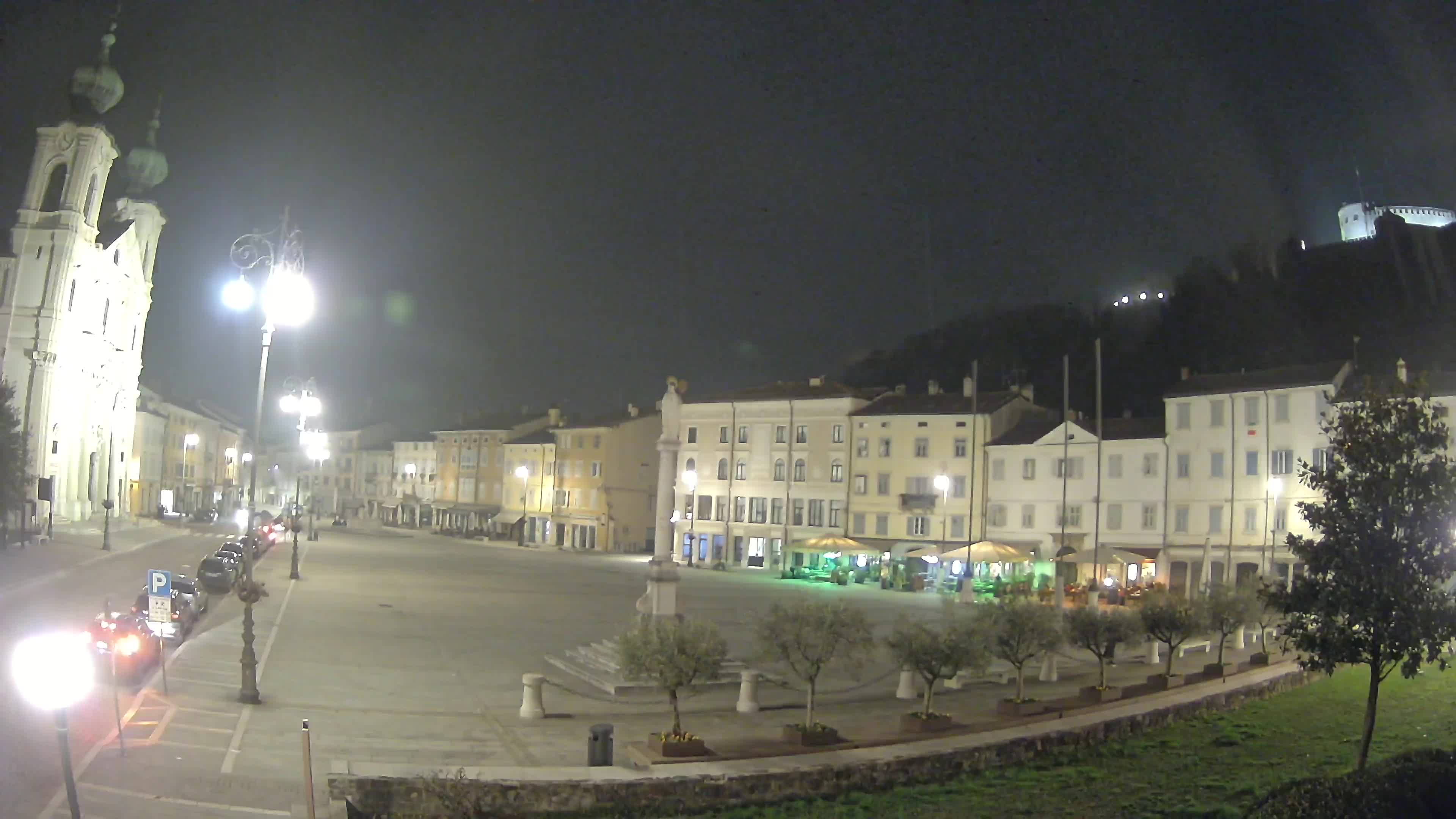 Kamera Gorica Travnik in cerkev sv. Ignacija