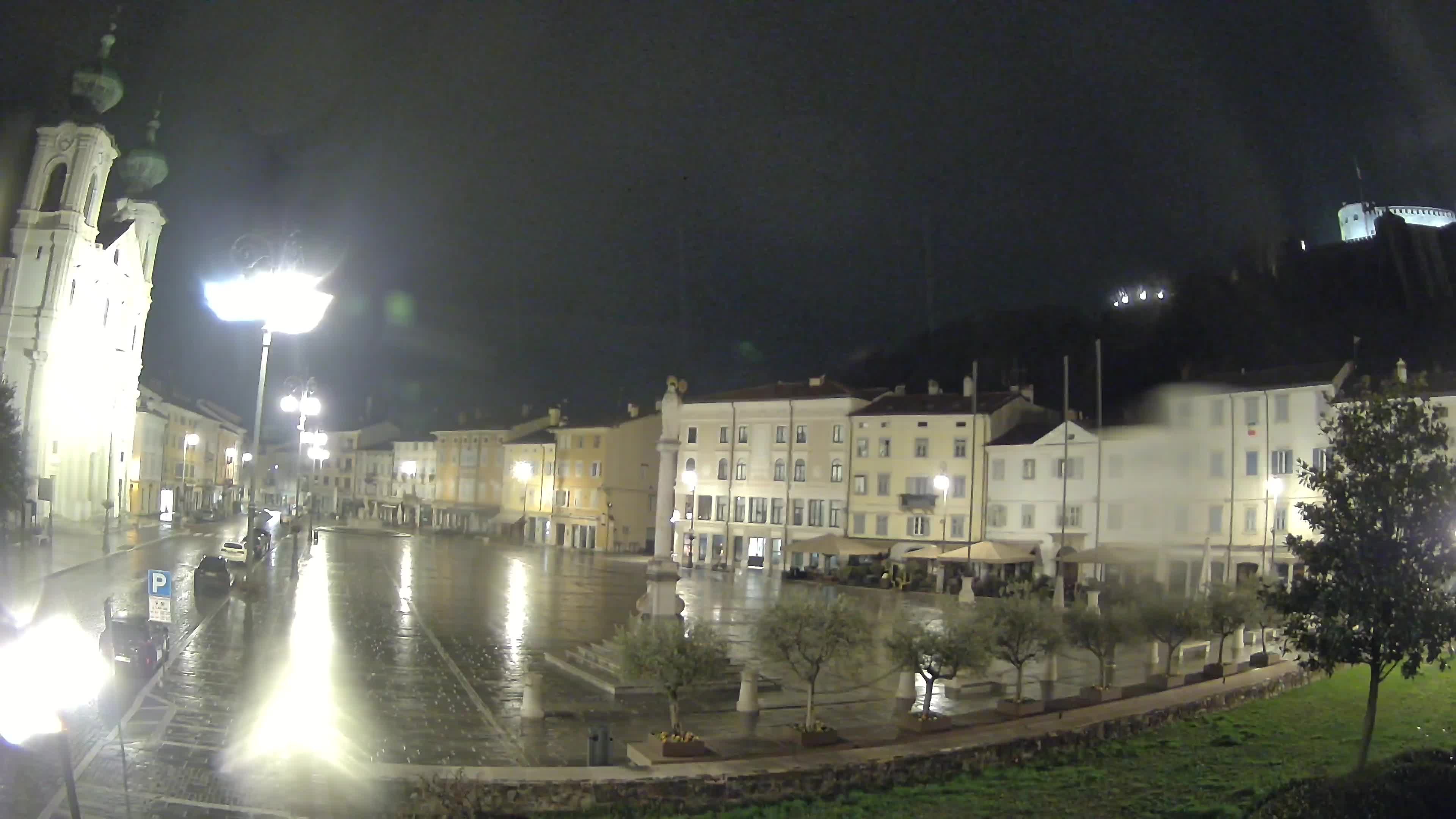 Kamera Gorica Travnik in cerkev sv. Ignacija