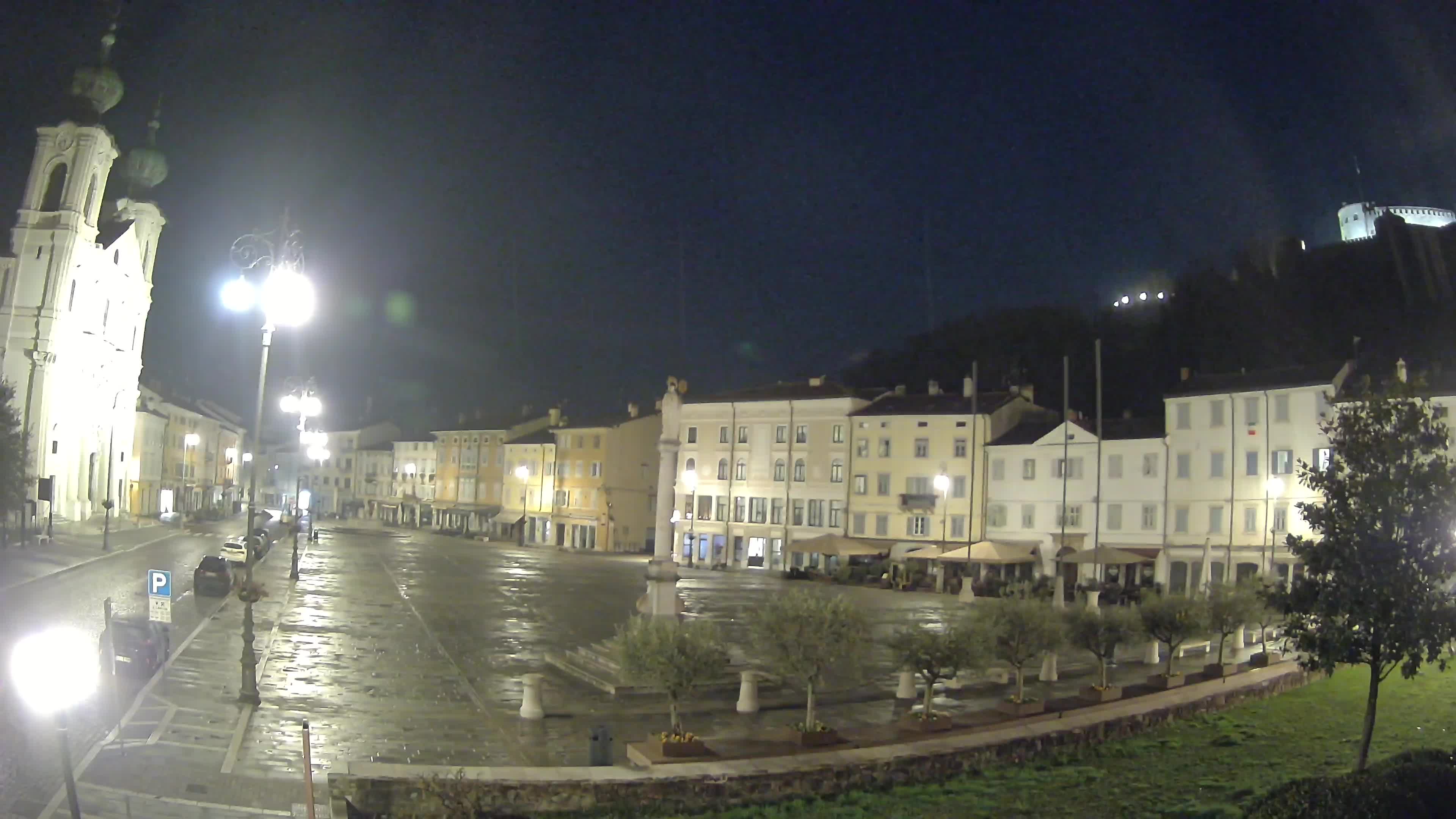 Gorizia Piazza della Vittoria e chiesa di S. Ignazio