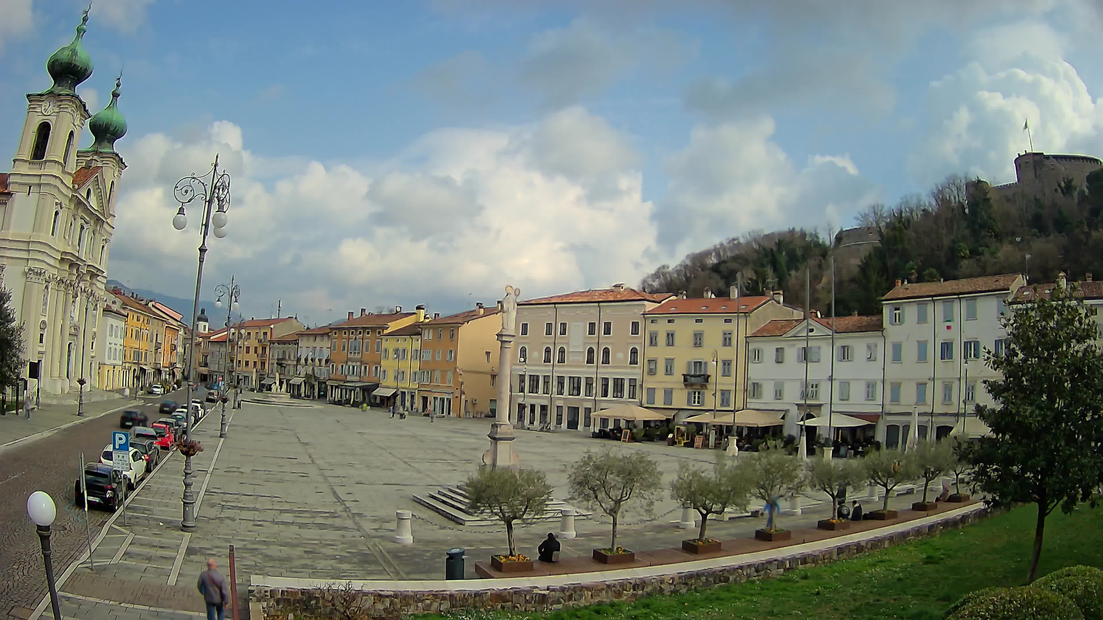 Gorizia – Plaza Vittoria – iglesia de San Pedro. Ignacio