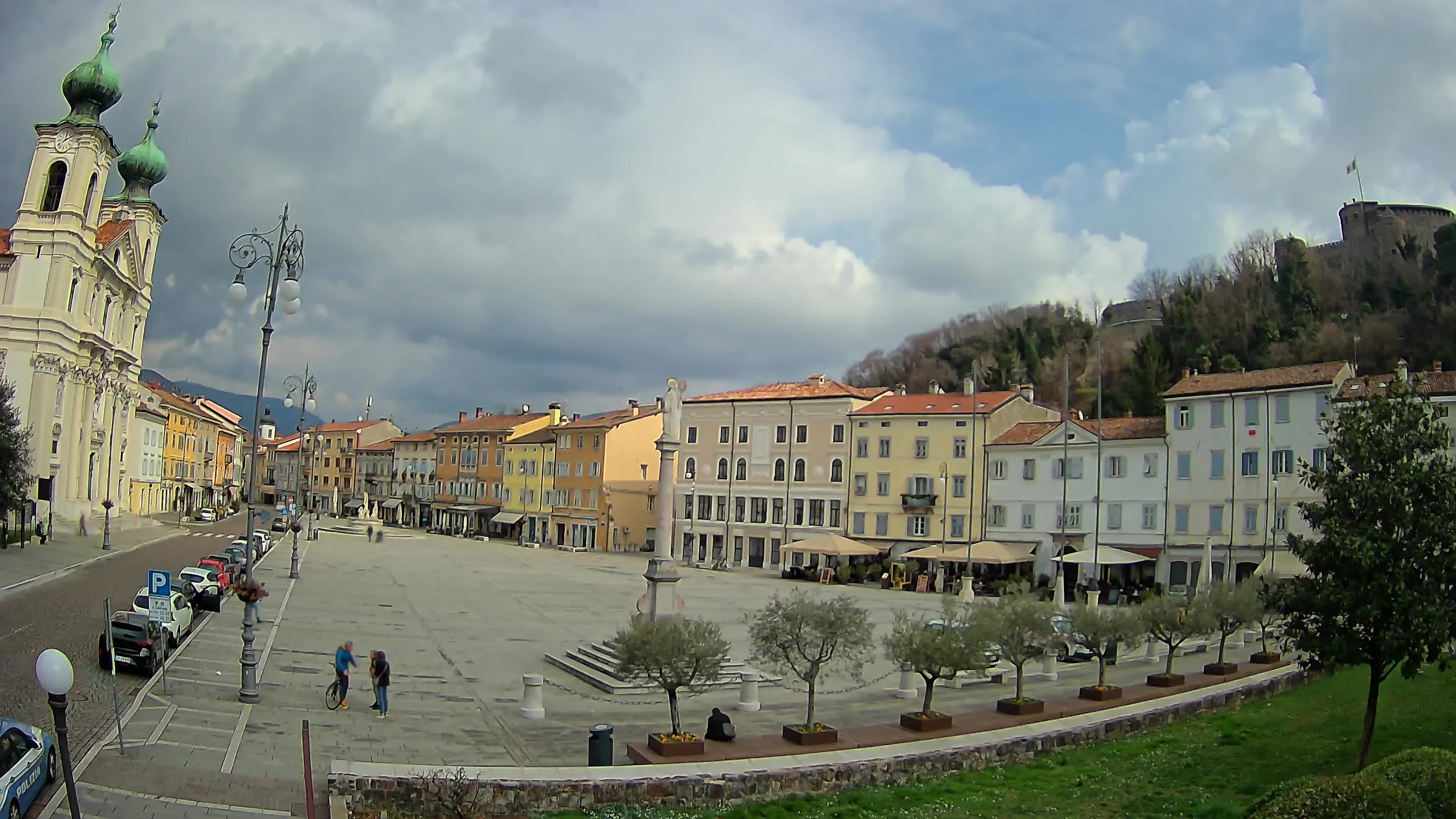 Gorizia – Plaza Vittoria – iglesia de San Pedro. Ignacio