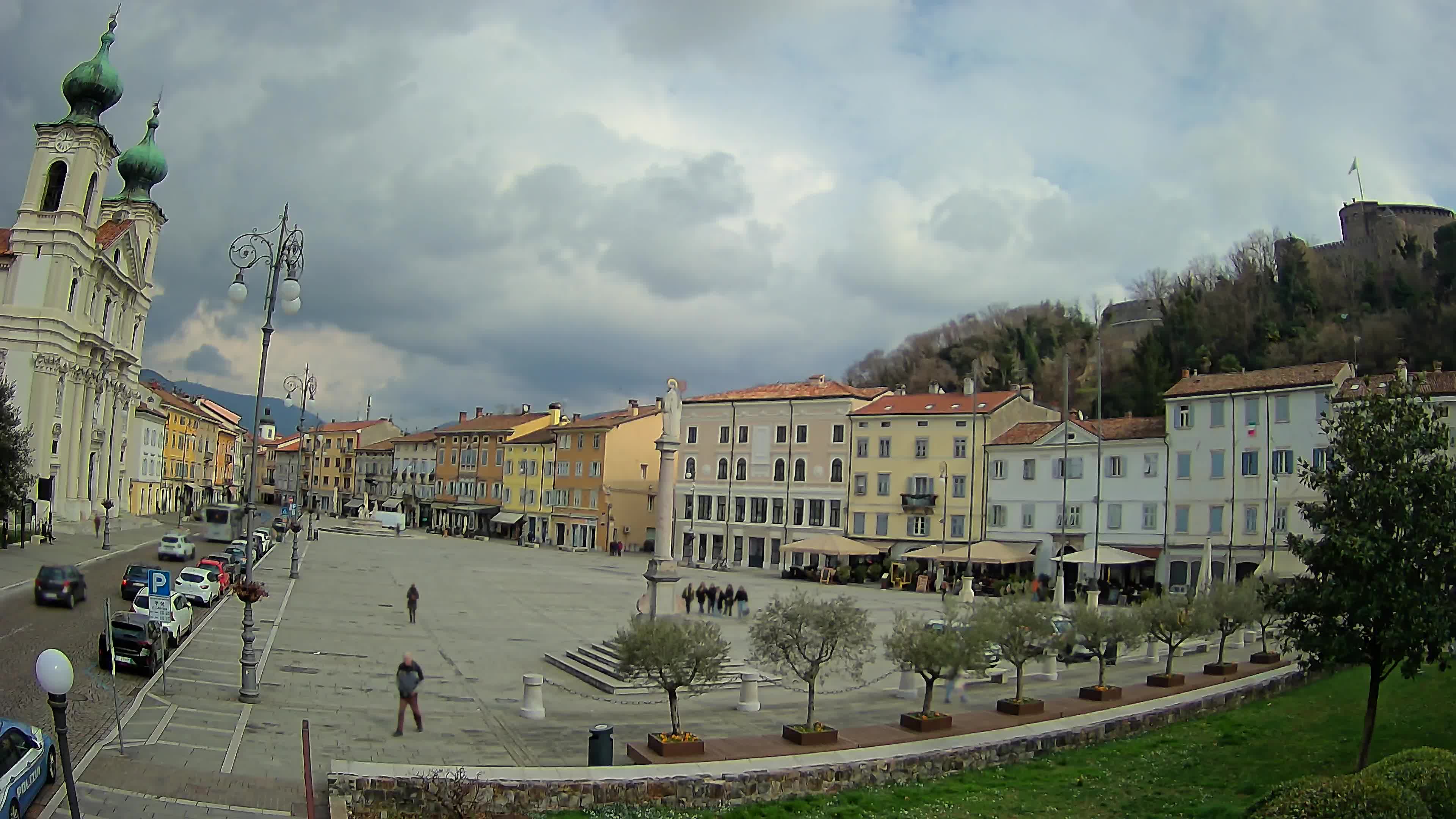 Gorizia – Plaza Vittoria – iglesia de San Pedro. Ignacio