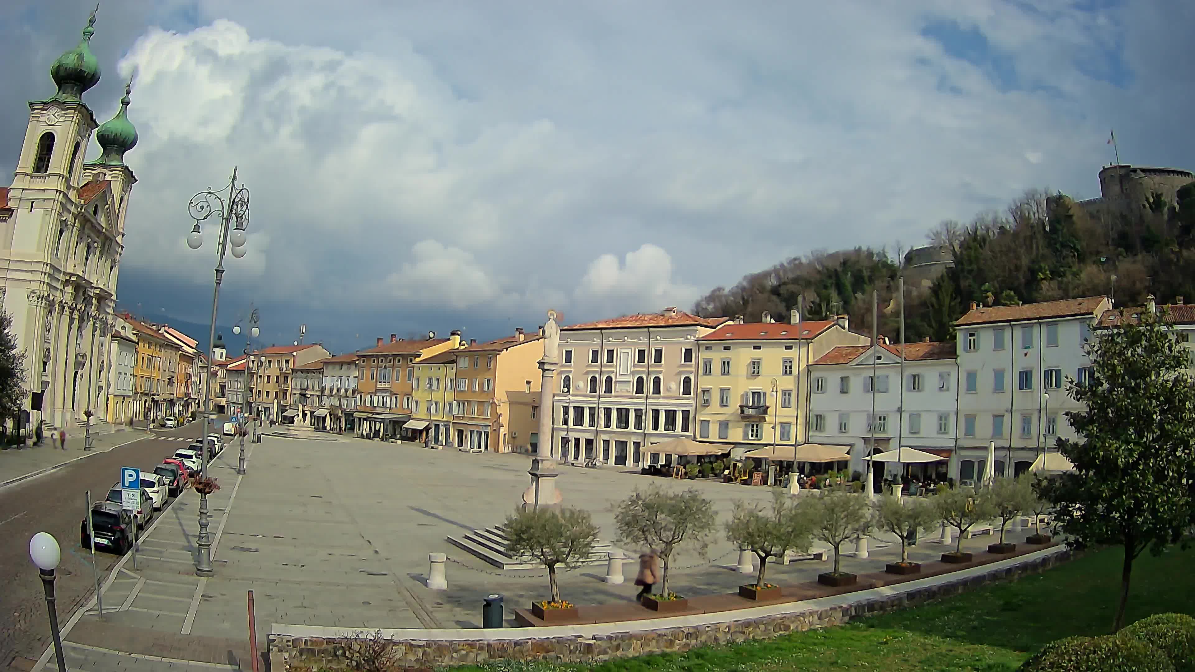 Gorizia – Plaza Vittoria – iglesia de San Pedro. Ignacio