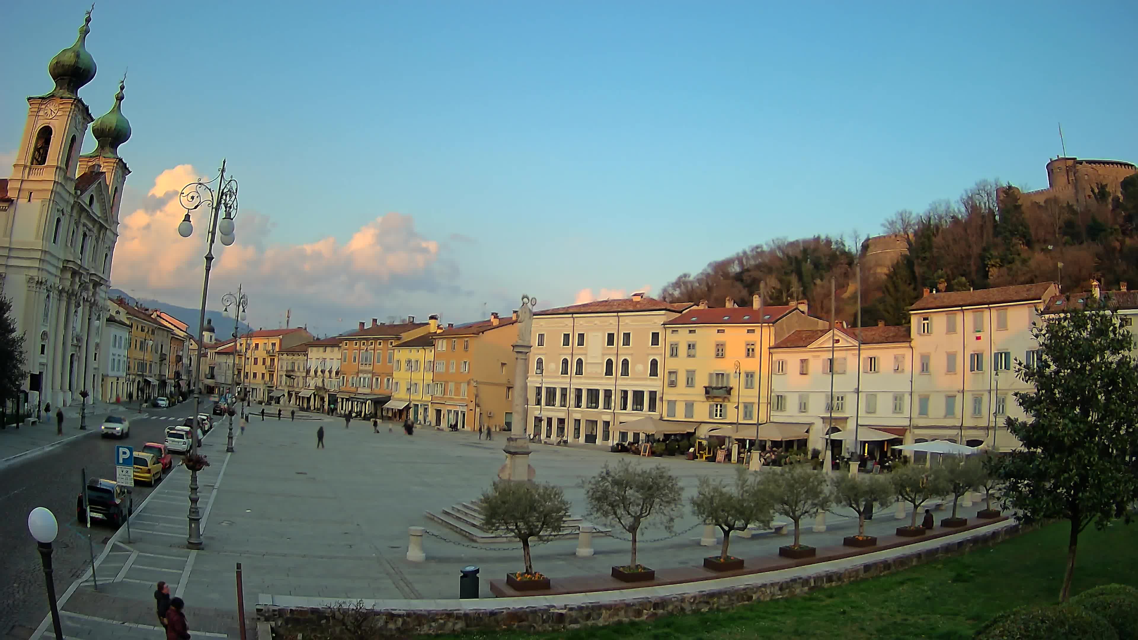 Gorizia – Plaza Vittoria – iglesia de San Pedro. Ignacio
