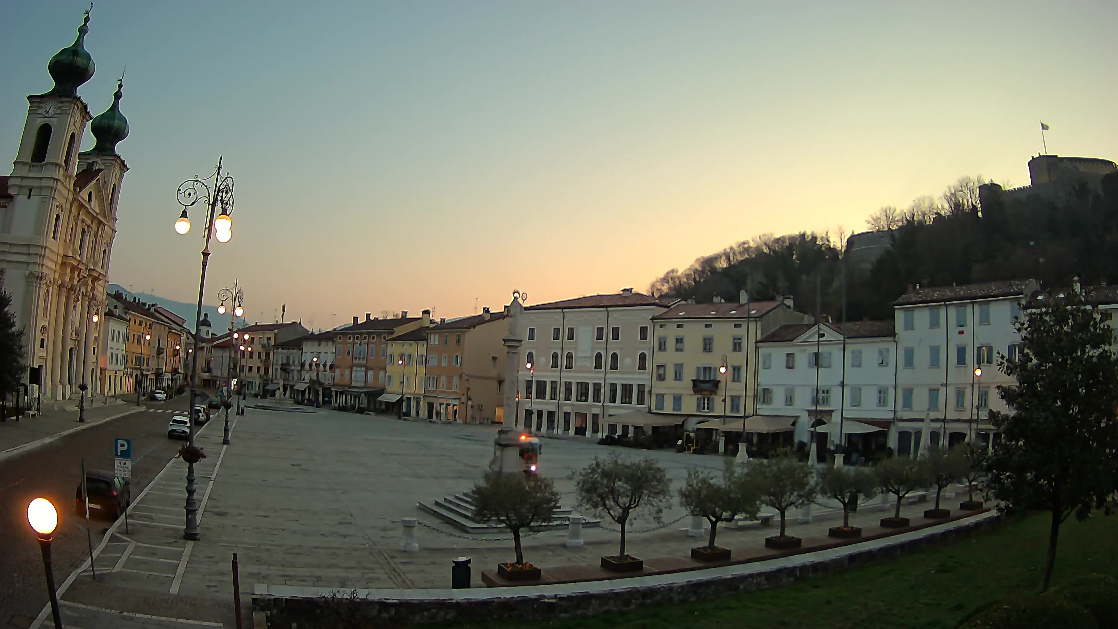 Gorizia – Plaza Vittoria – iglesia de San Pedro. Ignacio