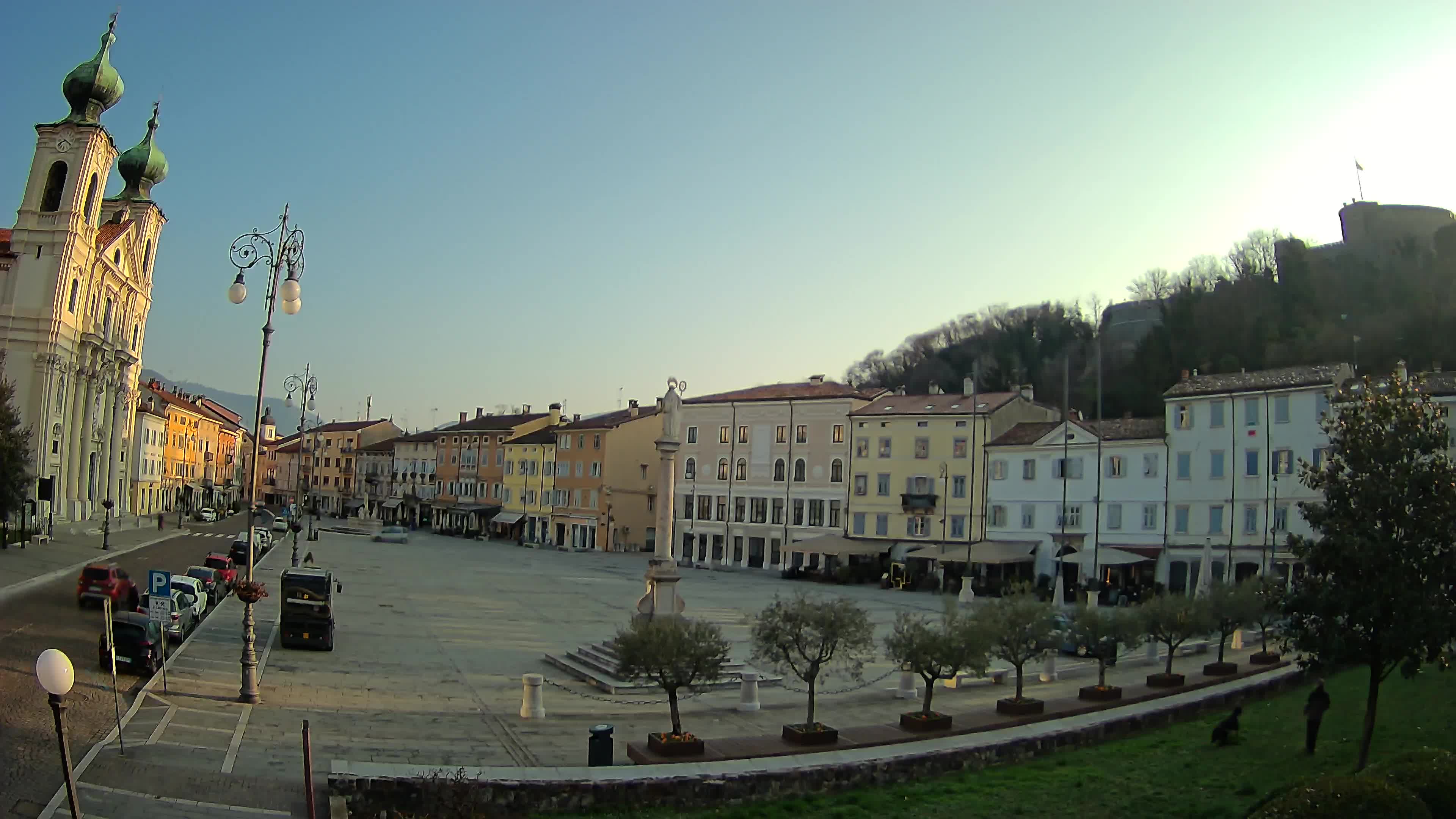 Gorizia Piazza della Vittoria e chiesa di S. Ignazio