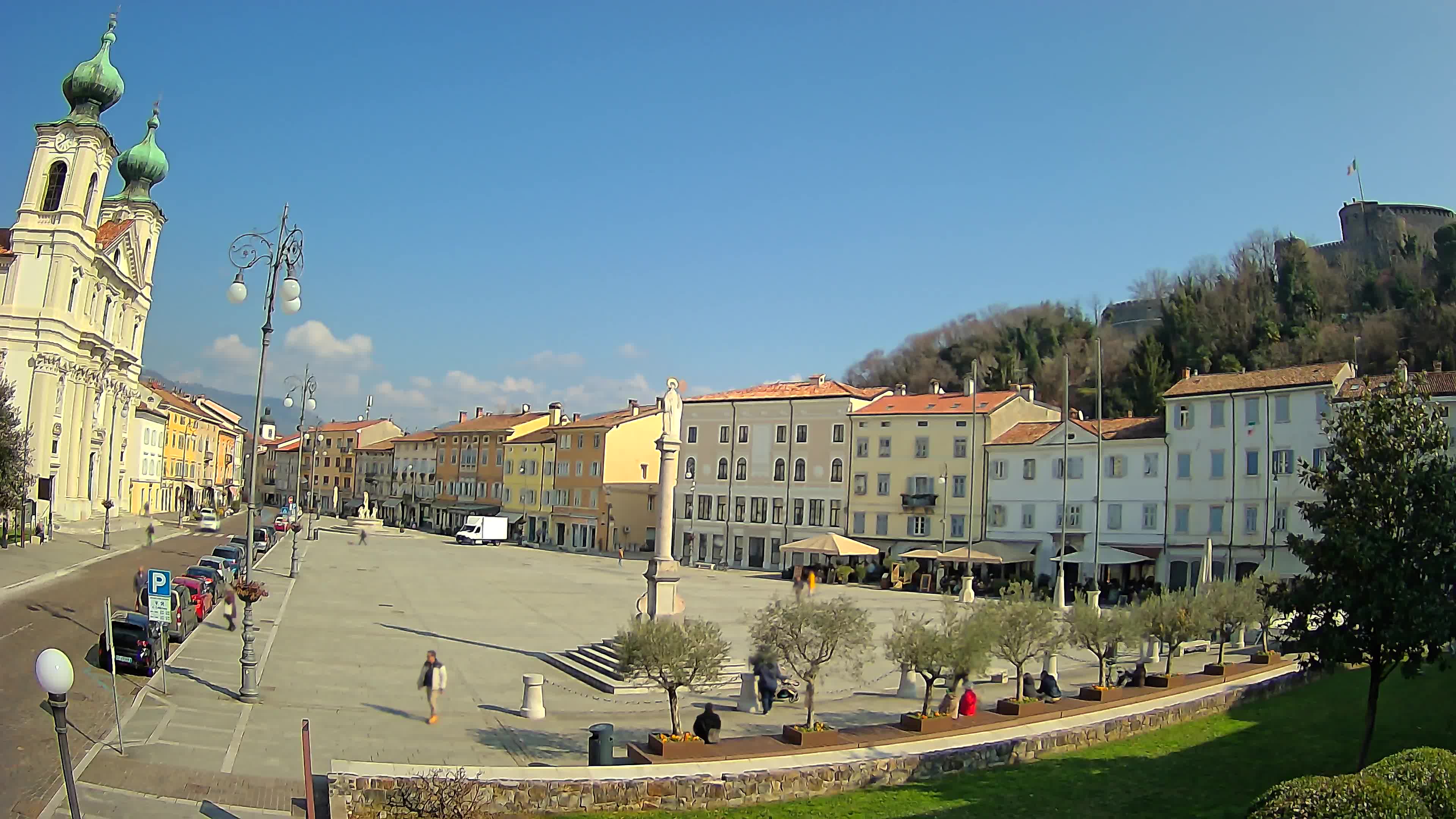 Gorizia – Plaza Vittoria – iglesia de San Pedro. Ignacio