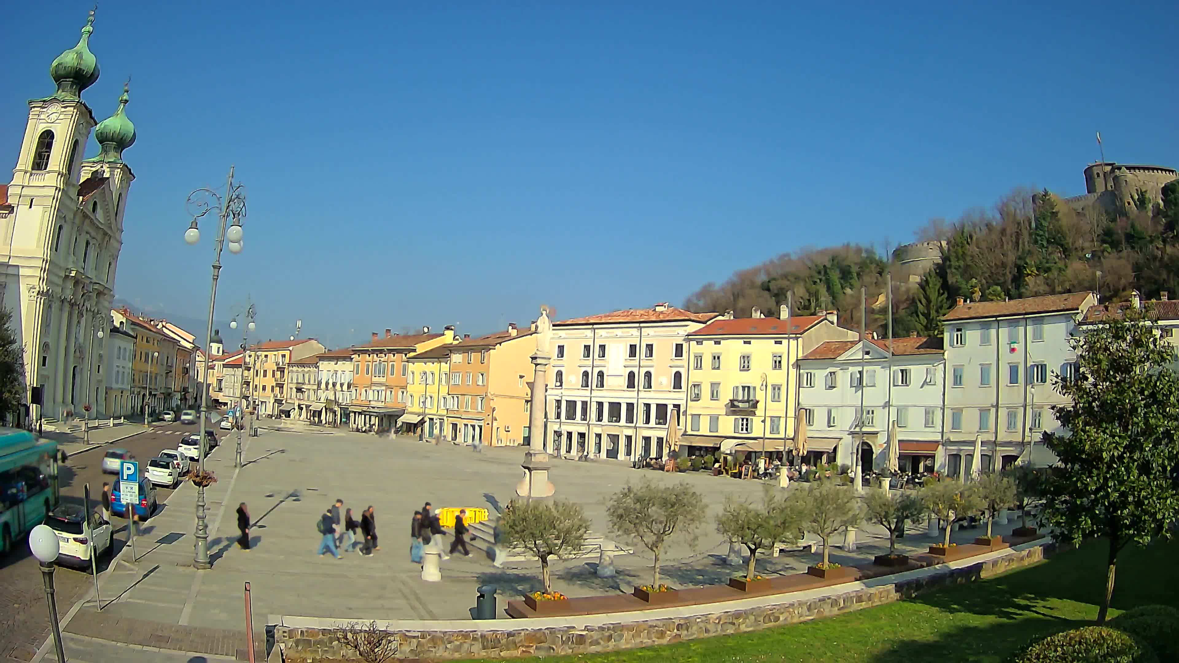 Gorizia – Plaza Vittoria – iglesia de San Pedro. Ignacio