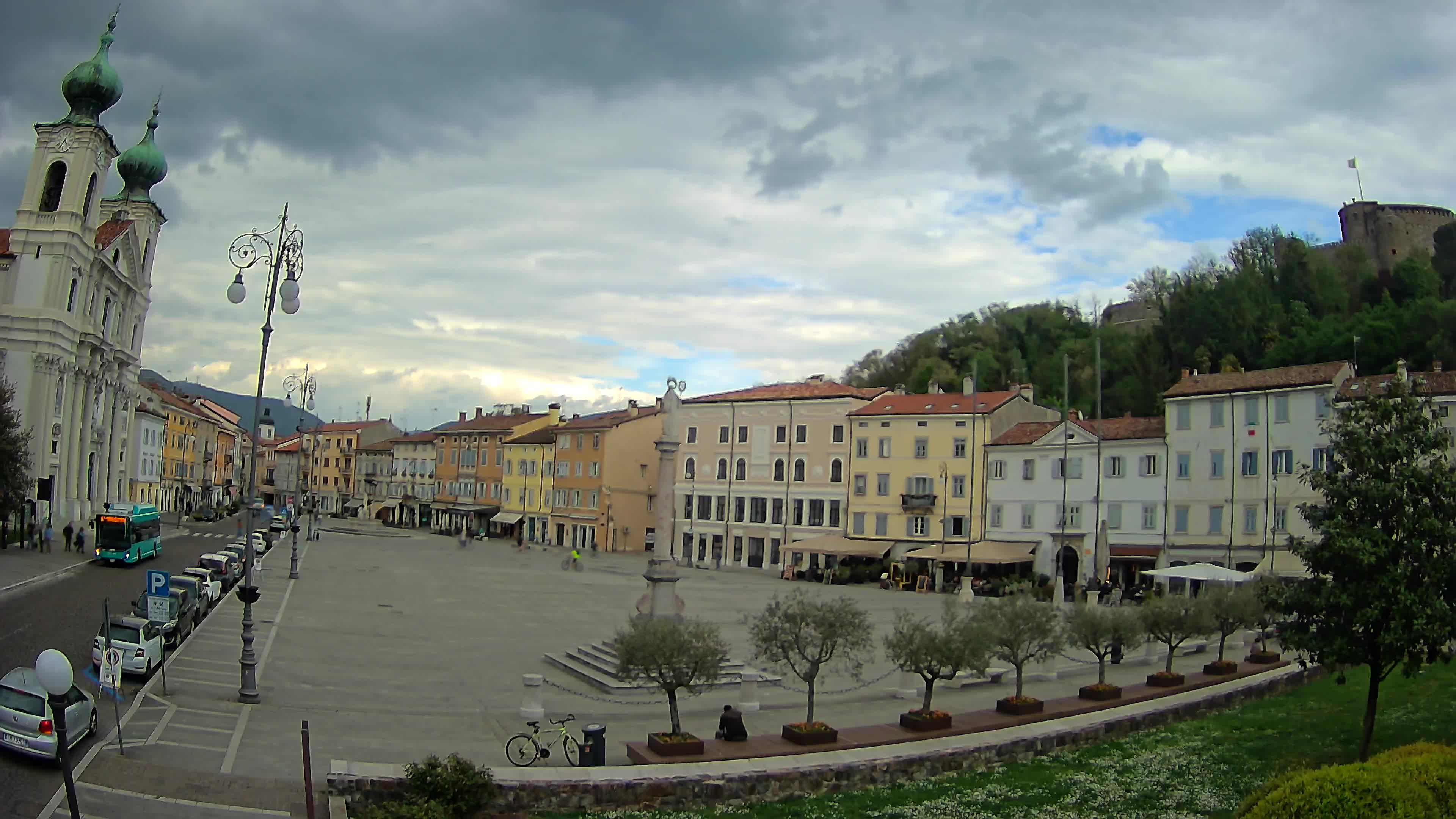 Gorizia Piazza della Vittoria e chiesa di S. Ignazio