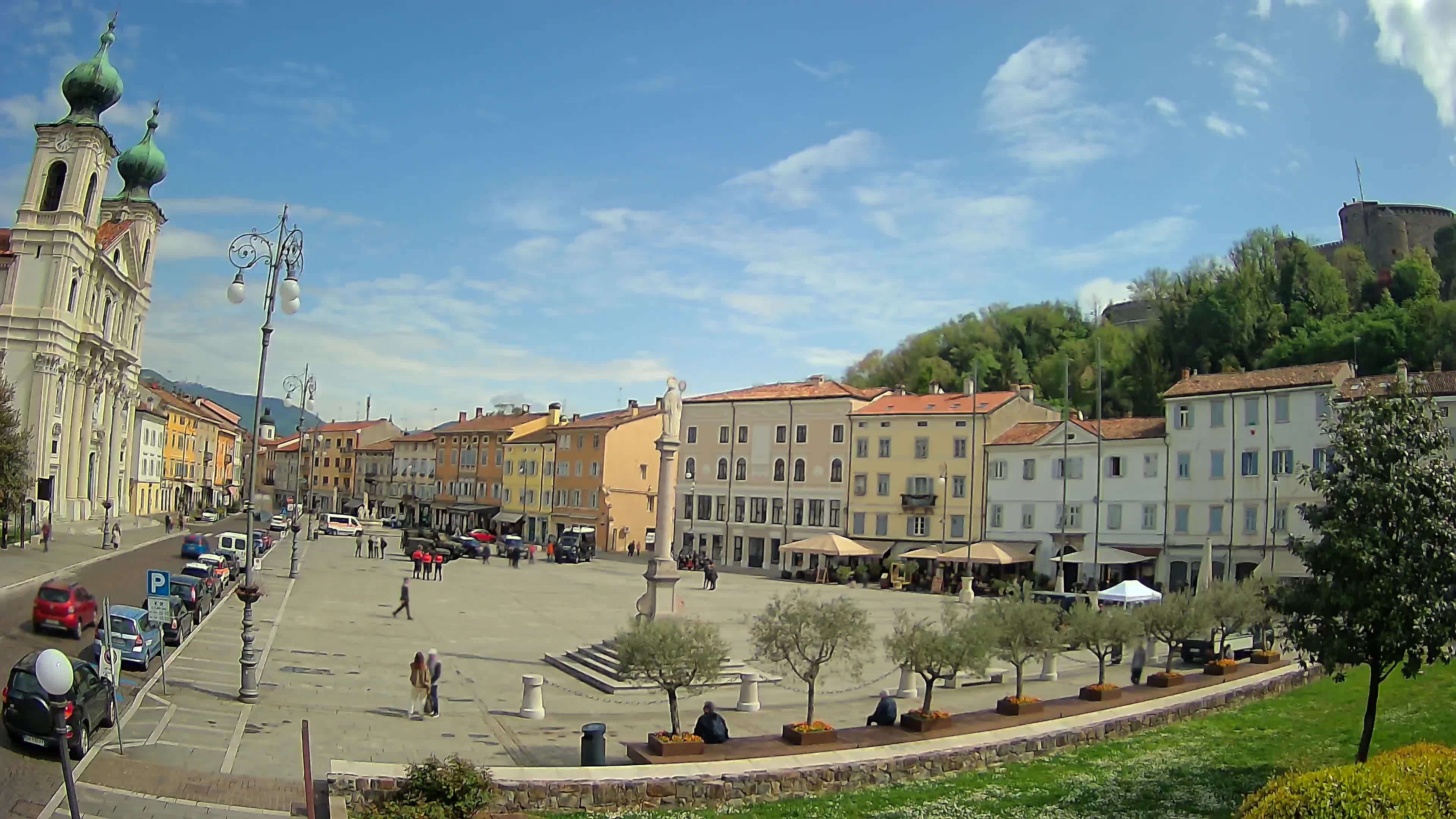 Gorizia Piazza della Vittoria e chiesa di S. Ignazio