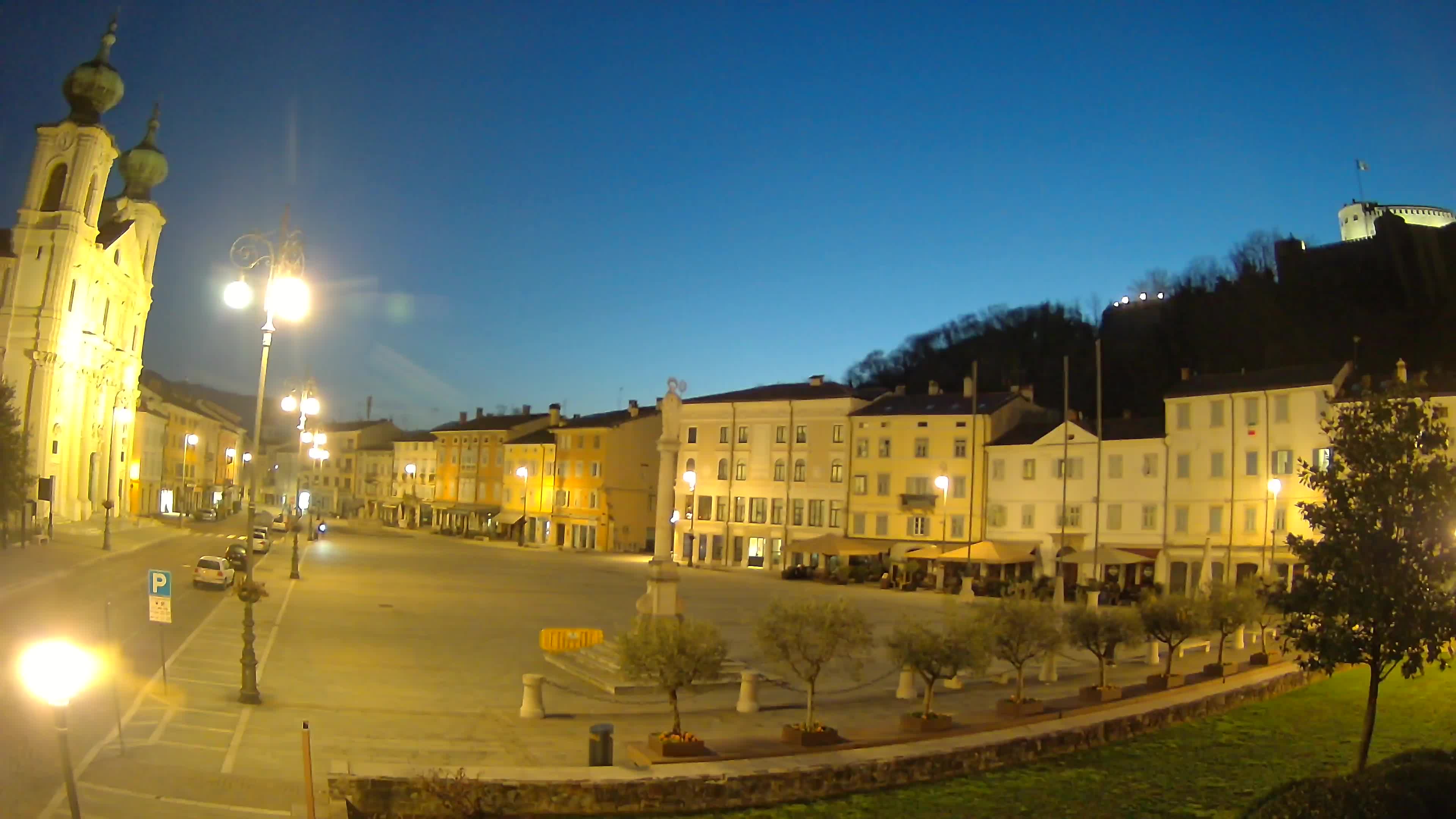 Gorizia Piazza della Vittoria e chiesa di S. Ignazio