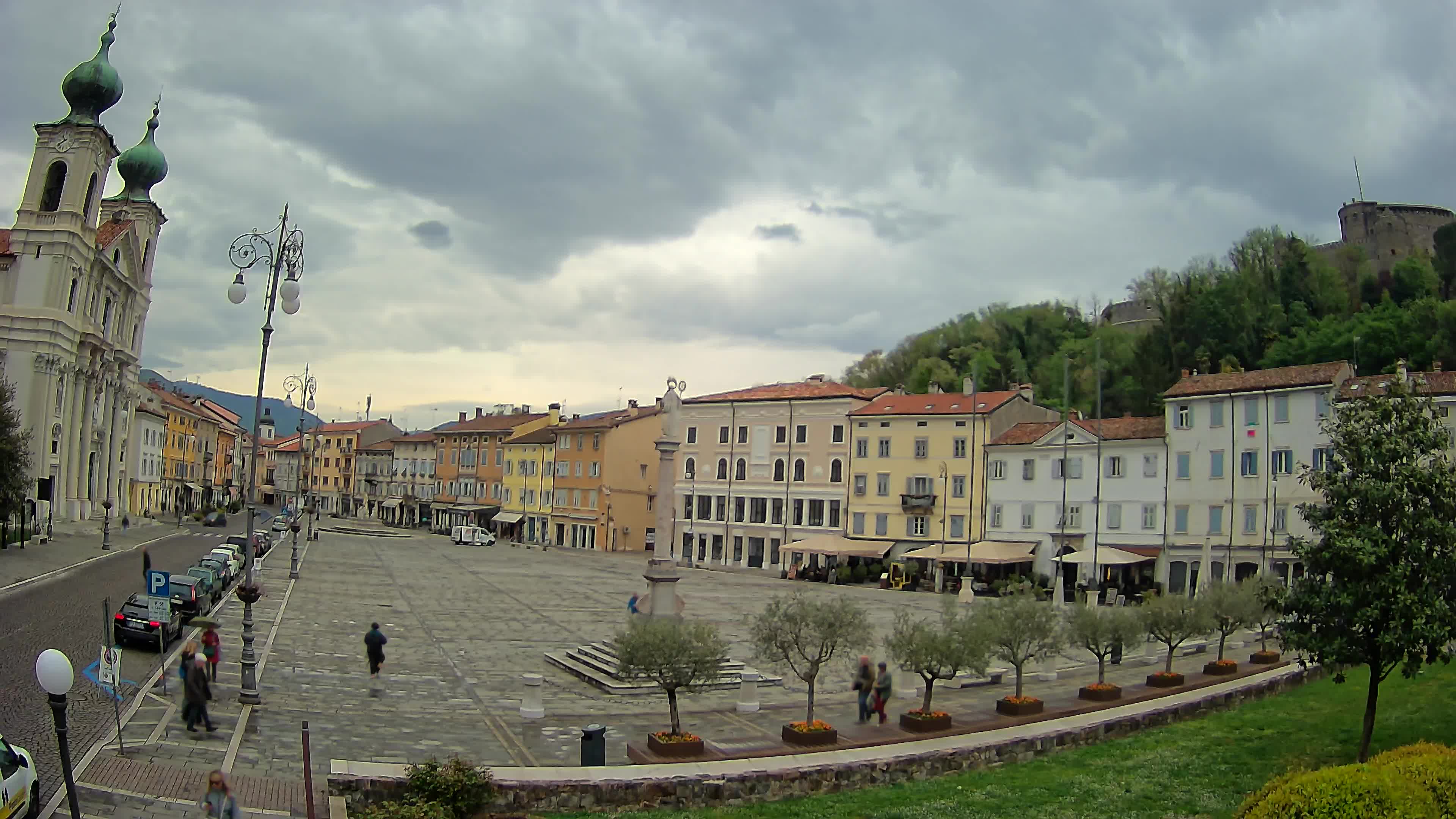 Gorizia – Plaza Vittoria – iglesia de San Pedro. Ignacio