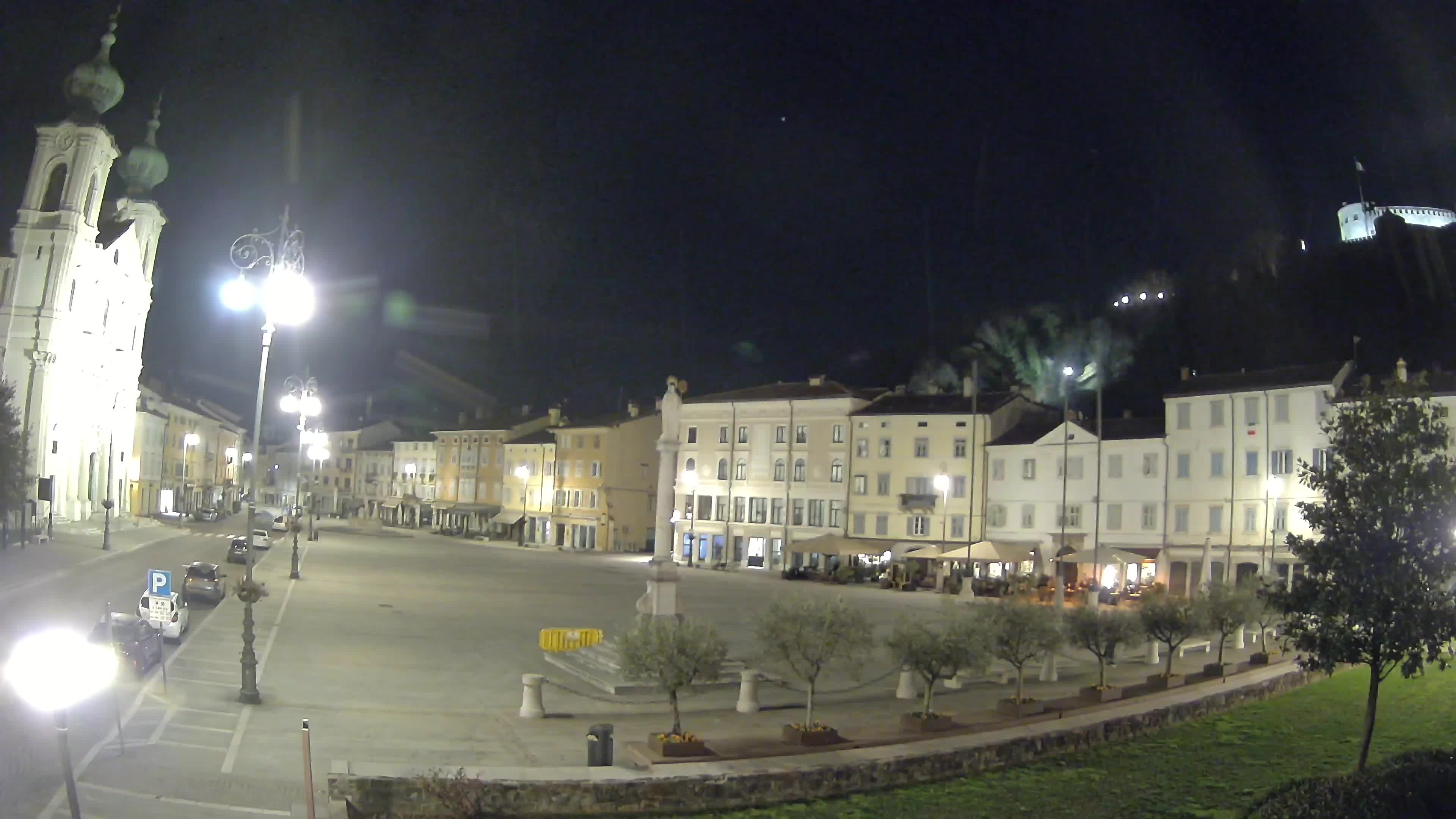 Kamera Gorica Travnik in cerkev sv. Ignacija