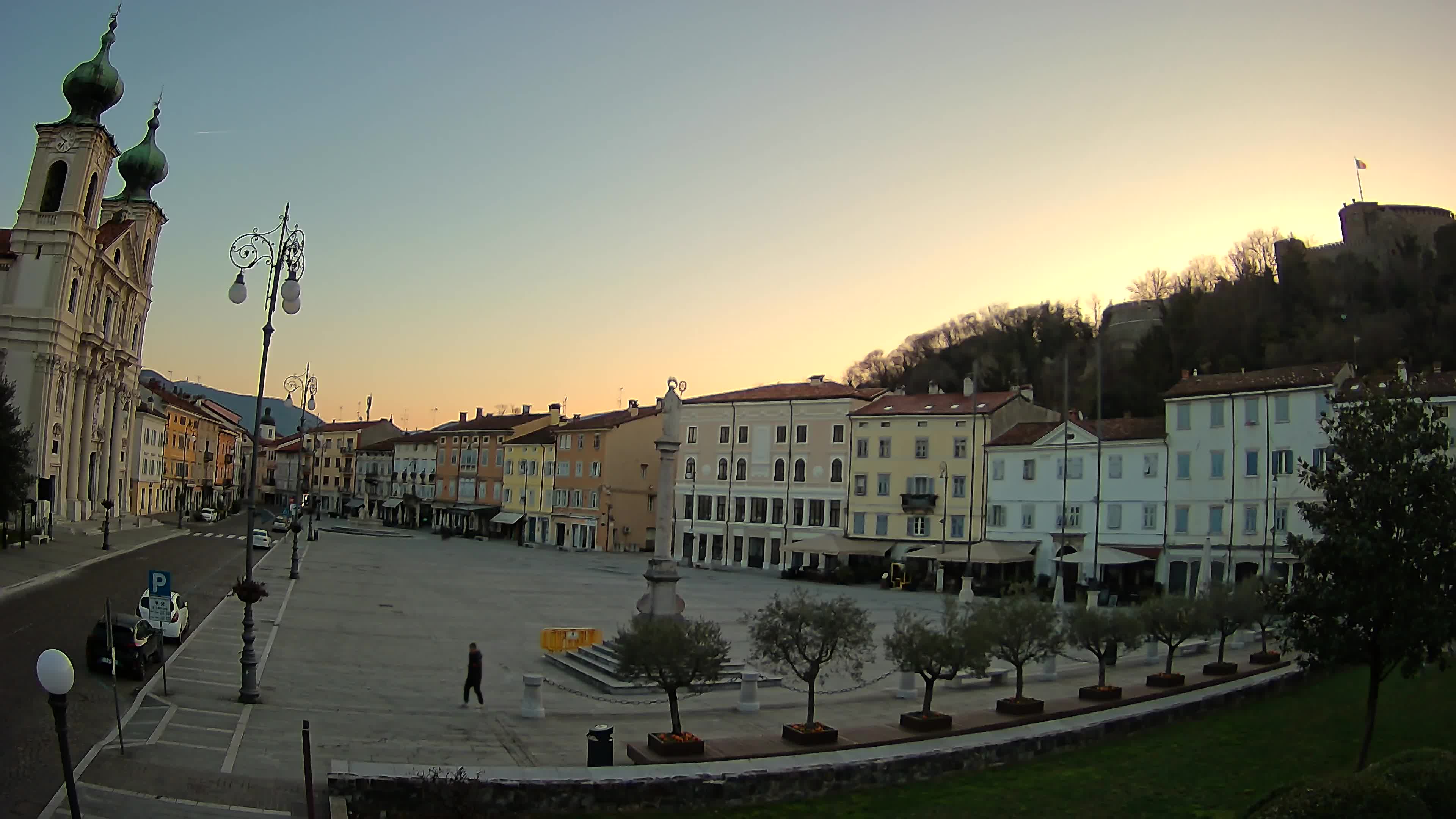 Gorizia Piazza della Vittoria e chiesa di S. Ignazio