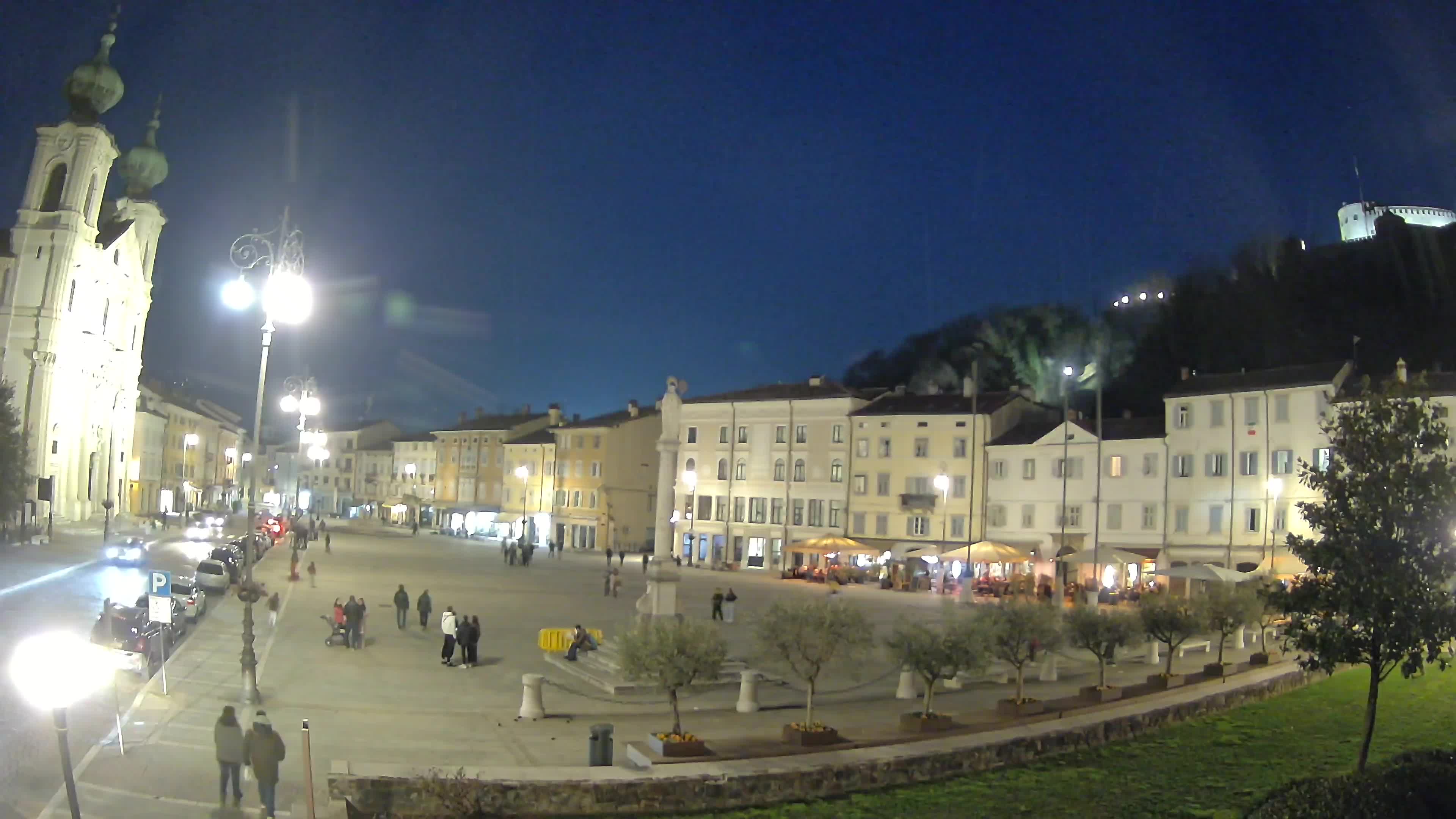 Kamera Gorica Travnik in cerkev sv. Ignacija