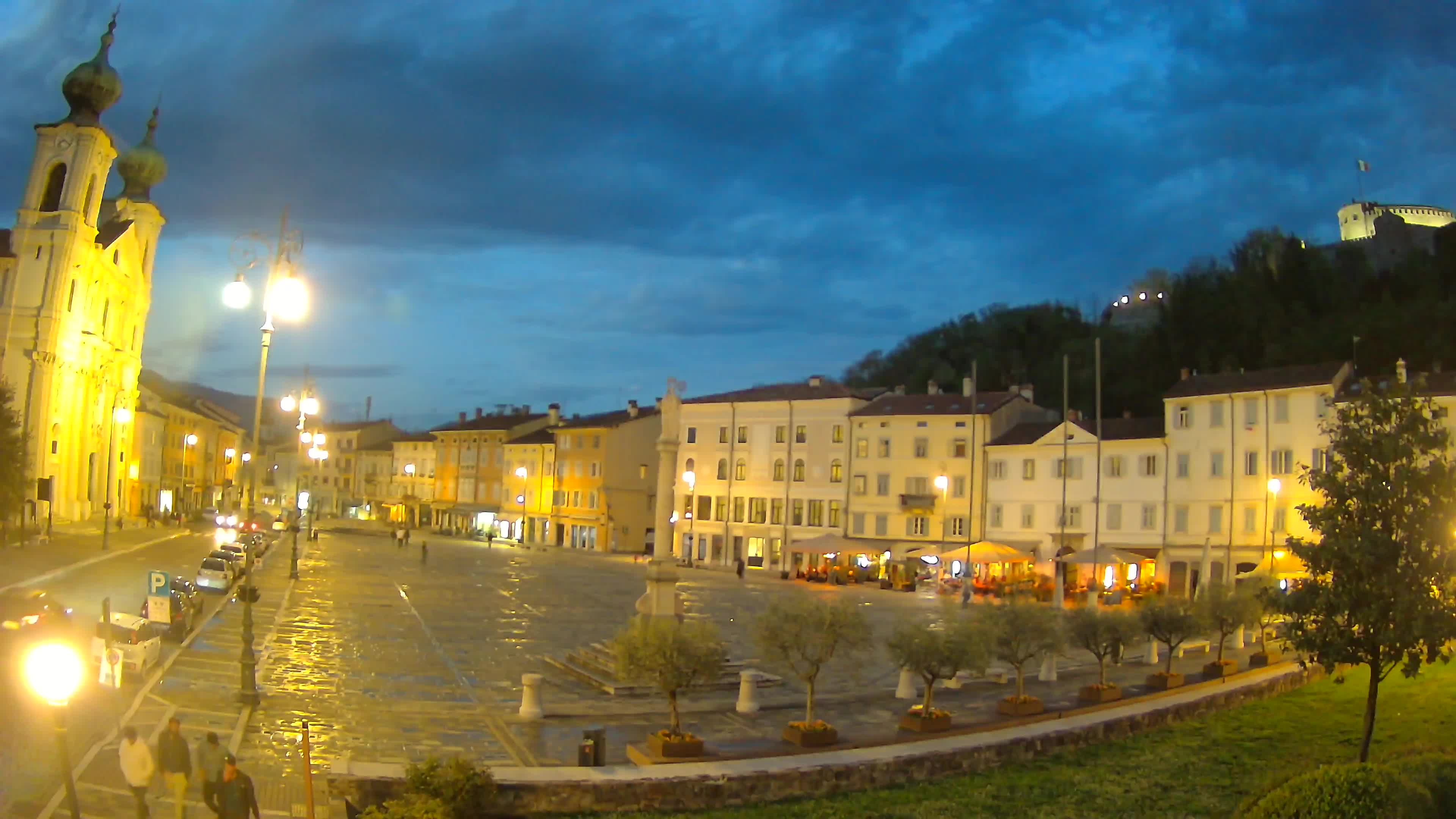 Gorizia – Plaza Vittoria – iglesia de San Pedro. Ignacio