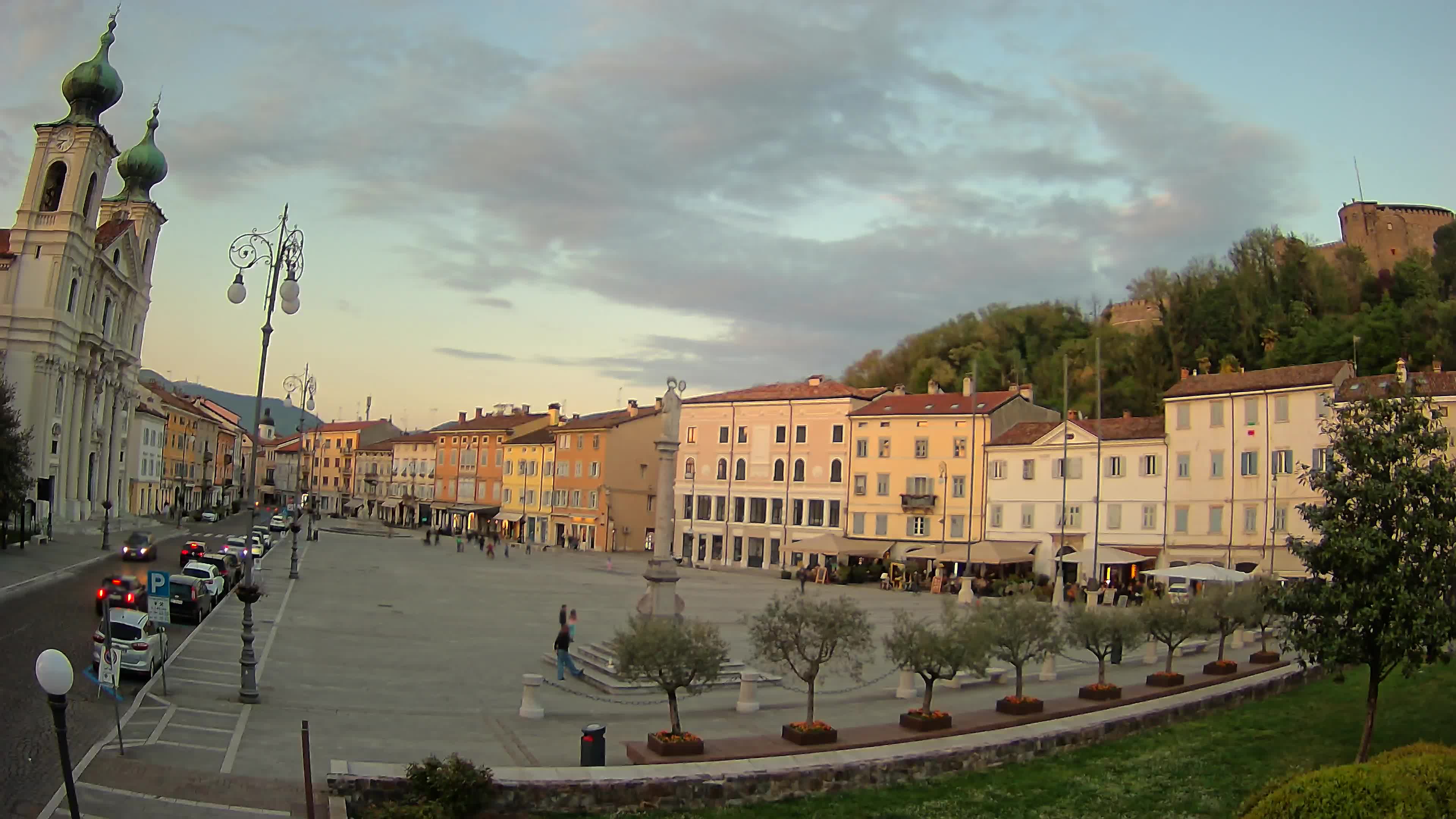Gorizia – Plaza Vittoria – iglesia de San Pedro. Ignacio