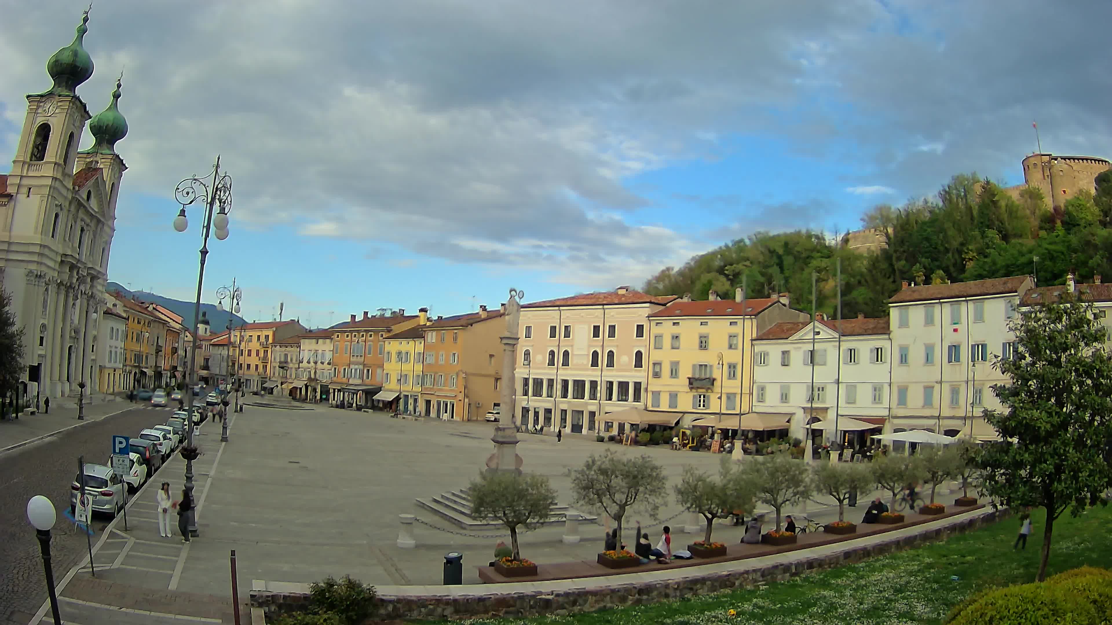 Gorizia – Plaza Vittoria – iglesia de San Pedro. Ignacio