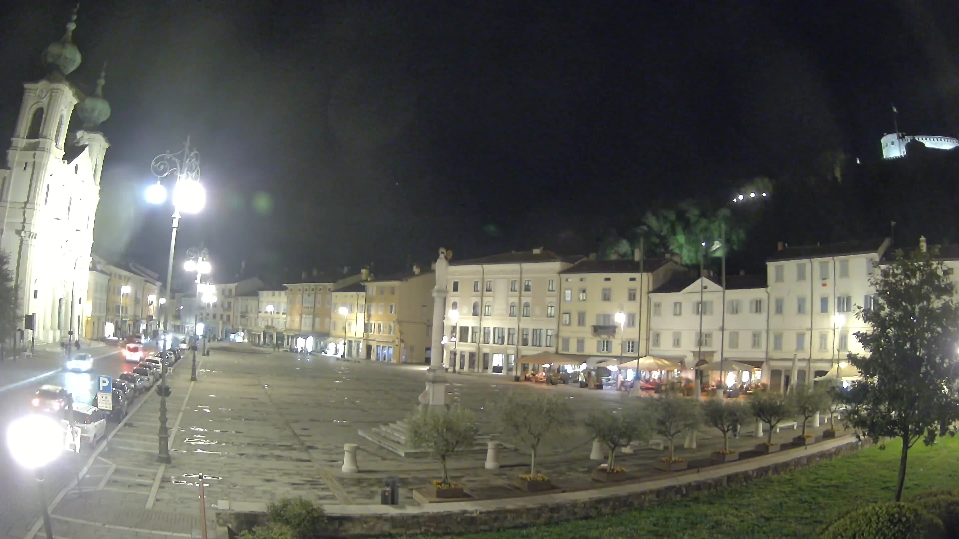 Kamera Gorica Travnik in cerkev sv. Ignacija