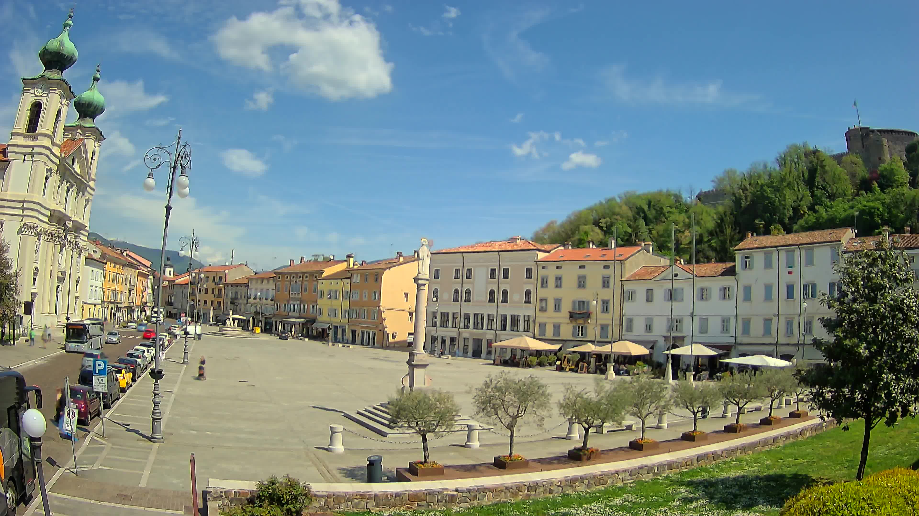 Gorizia – Plaza Vittoria – iglesia de San Pedro. Ignacio
