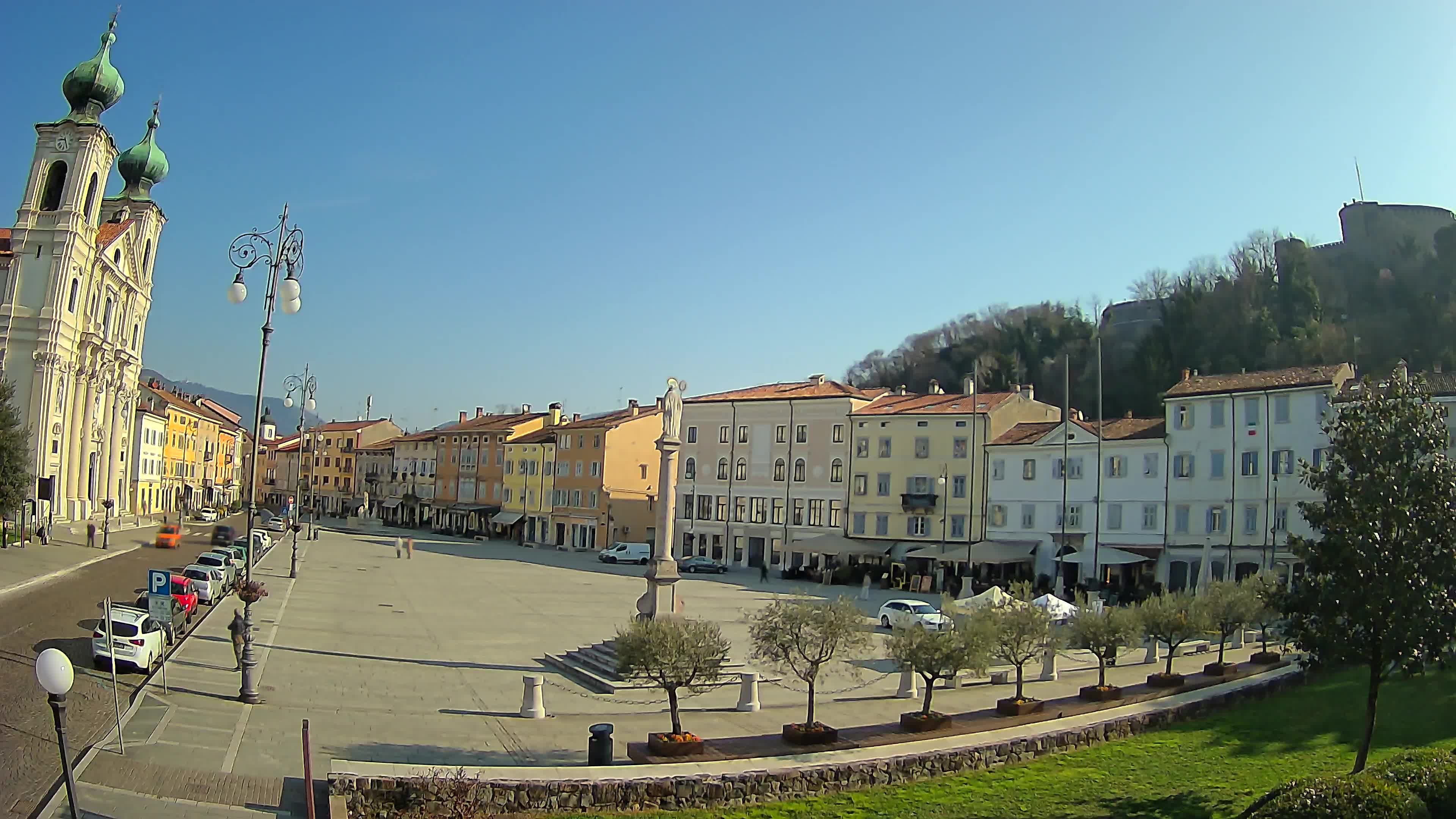 Gorizia – Plaza Vittoria – iglesia de San Pedro. Ignacio
