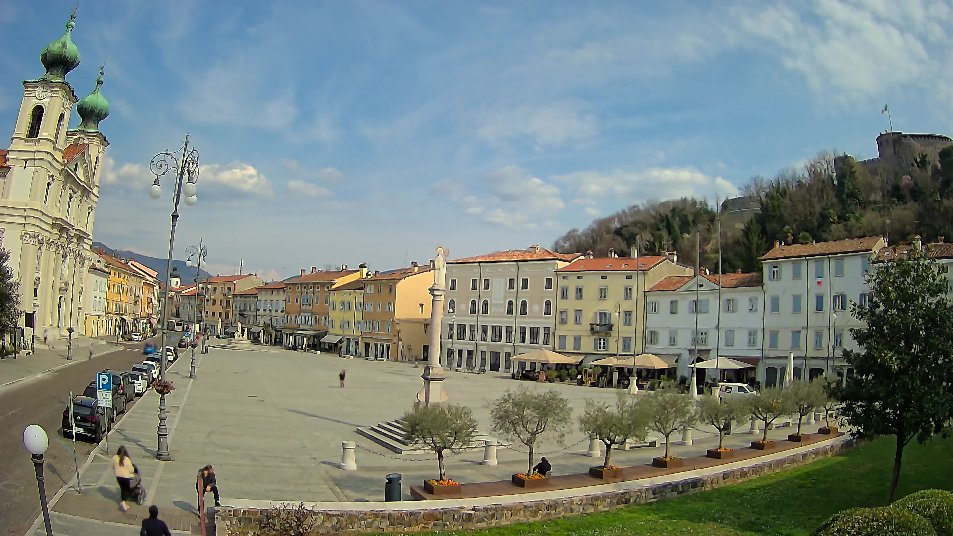 Gorizia Piazza della Vittoria e chiesa di S. Ignazio