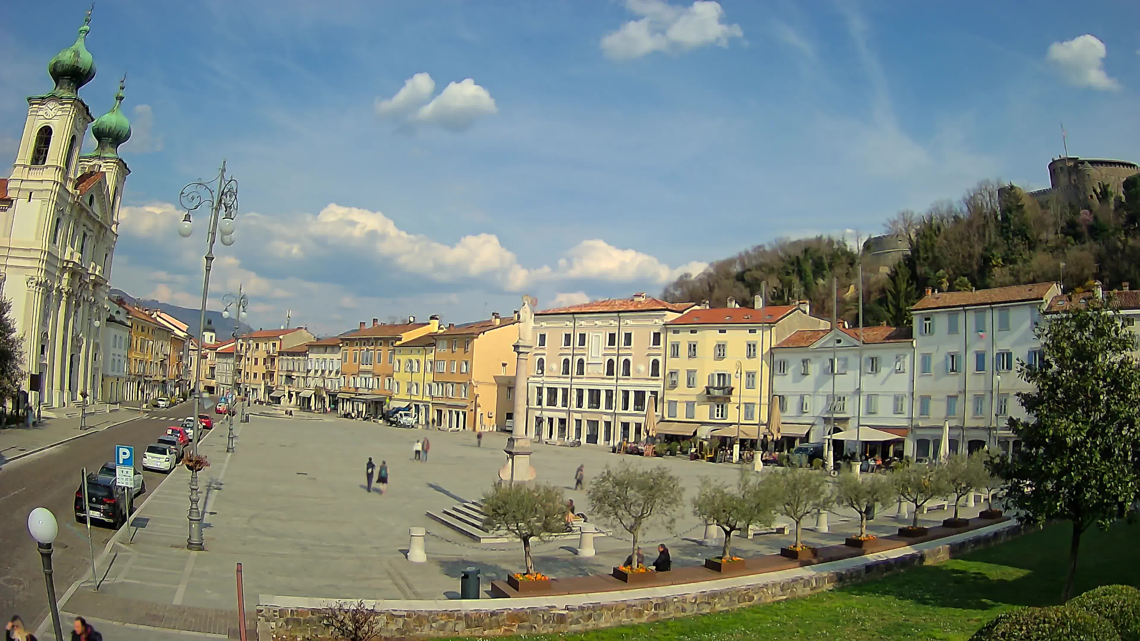 Gorizia – Plaza Vittoria – iglesia de San Pedro. Ignacio