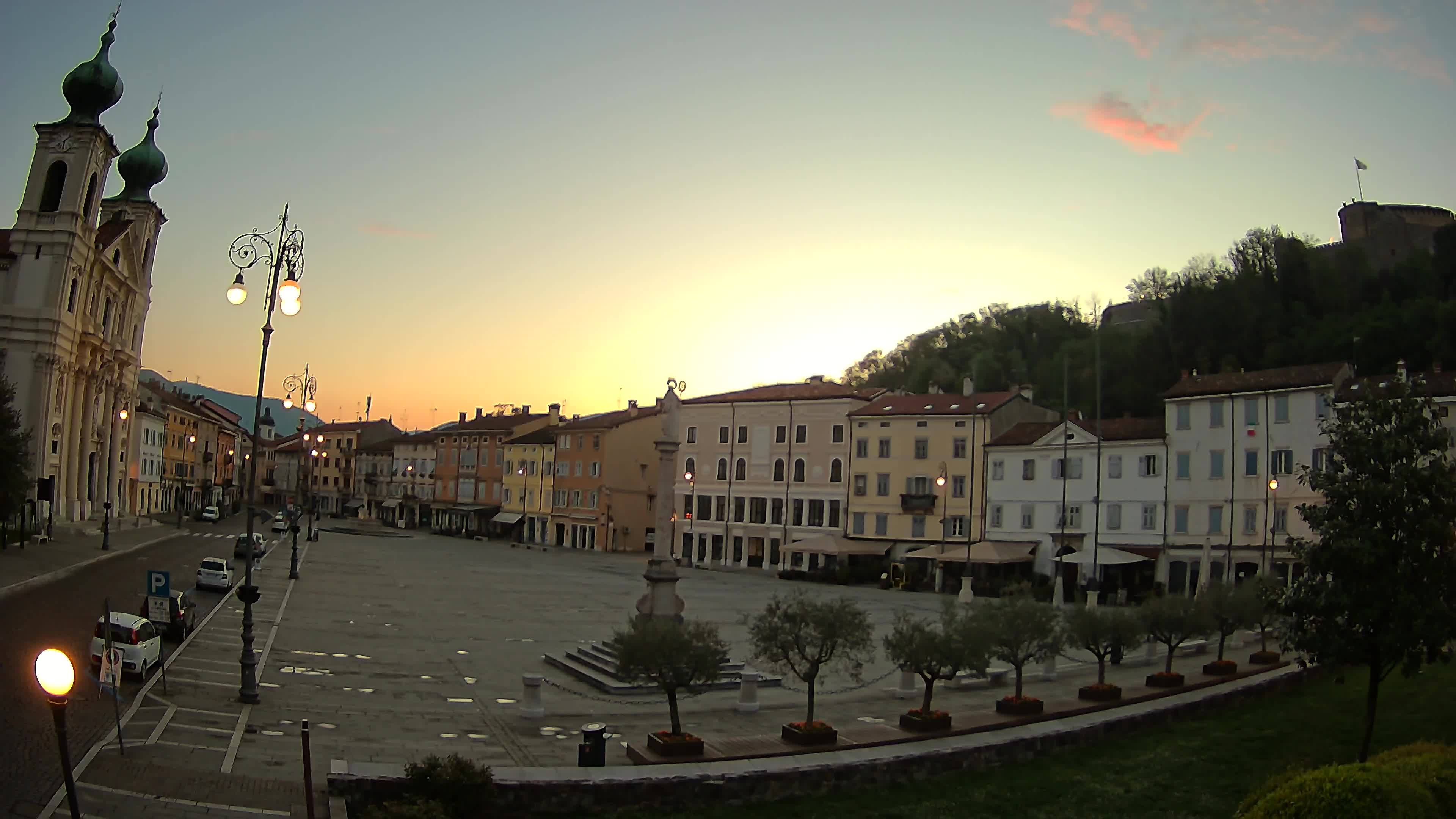 Gorizia – Plaza Vittoria – iglesia de San Pedro. Ignacio