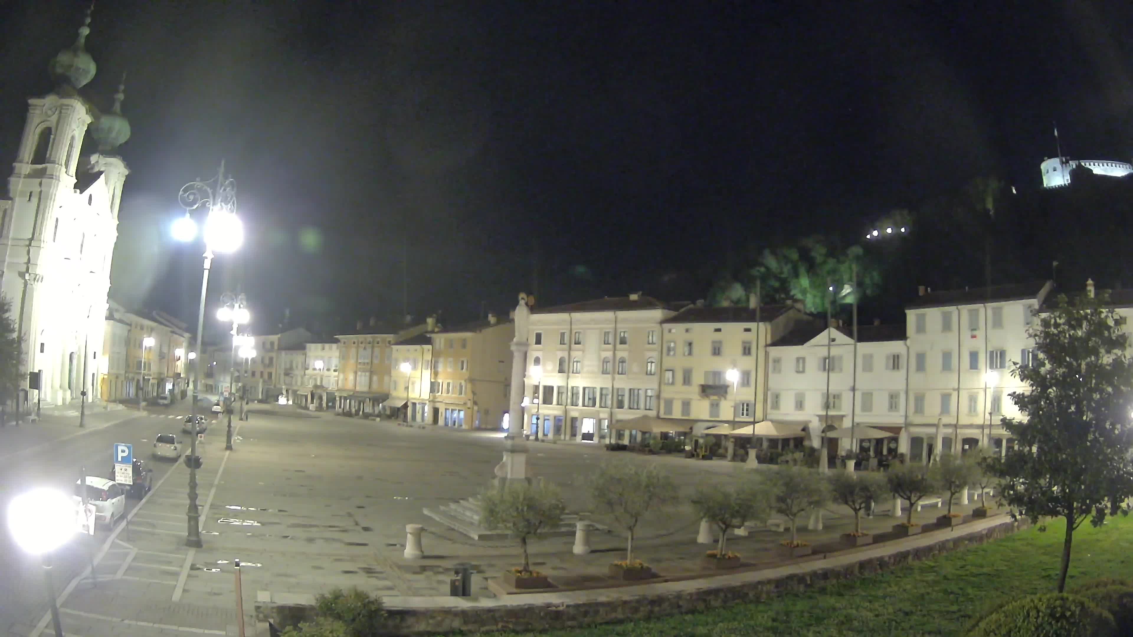 Kamera Gorica Travnik in cerkev sv. Ignacija