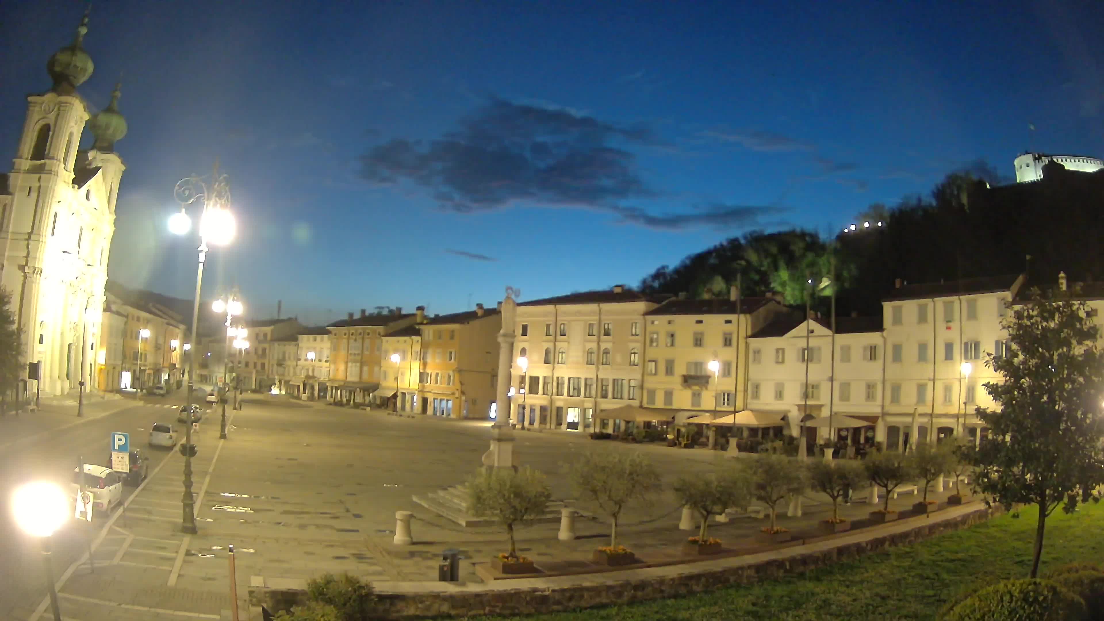 Gorizia – Plaza Vittoria – iglesia de San Pedro. Ignacio