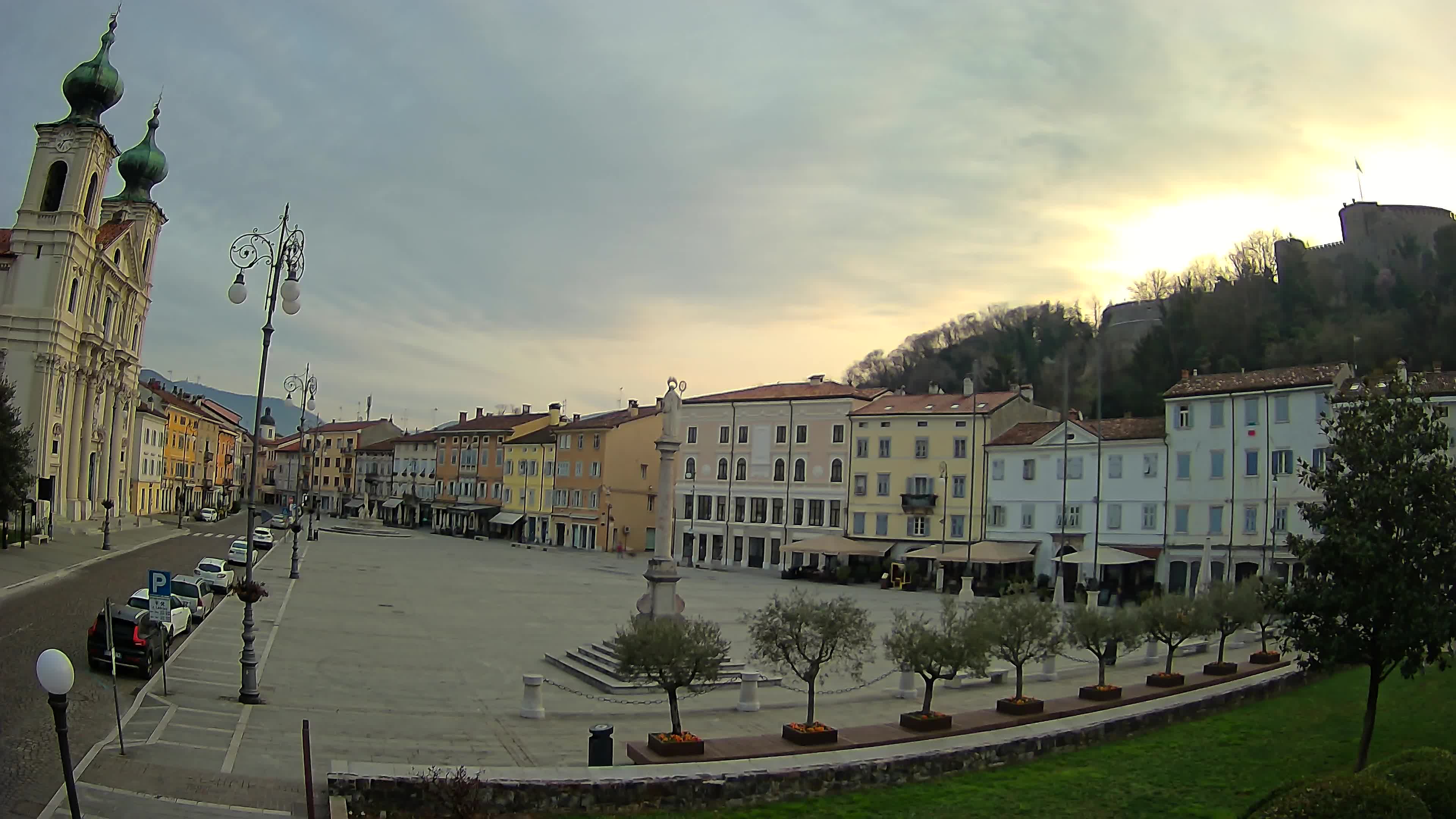 Gorizia – Plaza Vittoria – iglesia de San Pedro. Ignacio