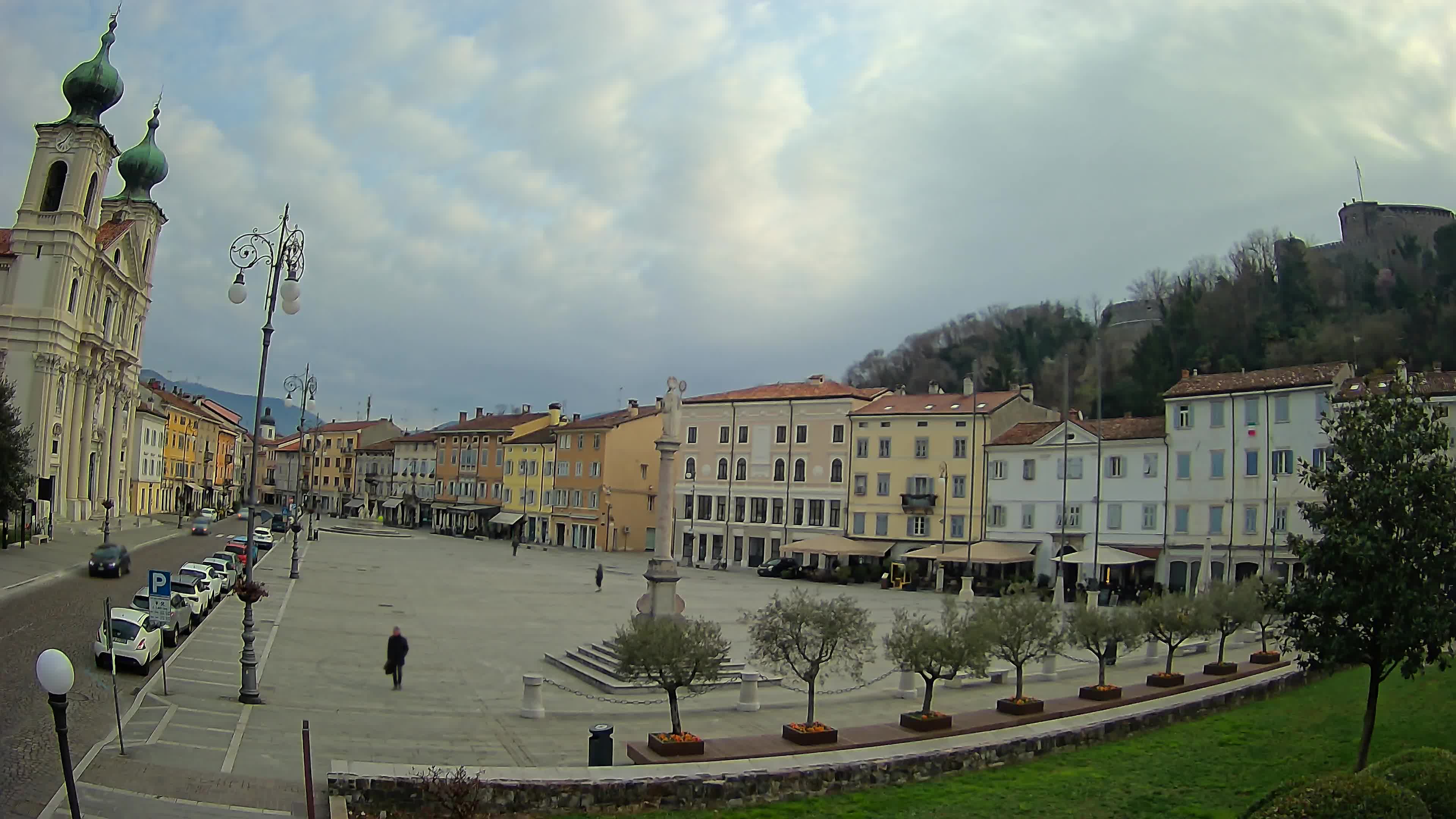 Gorizia – Plaza Vittoria – iglesia de San Pedro. Ignacio