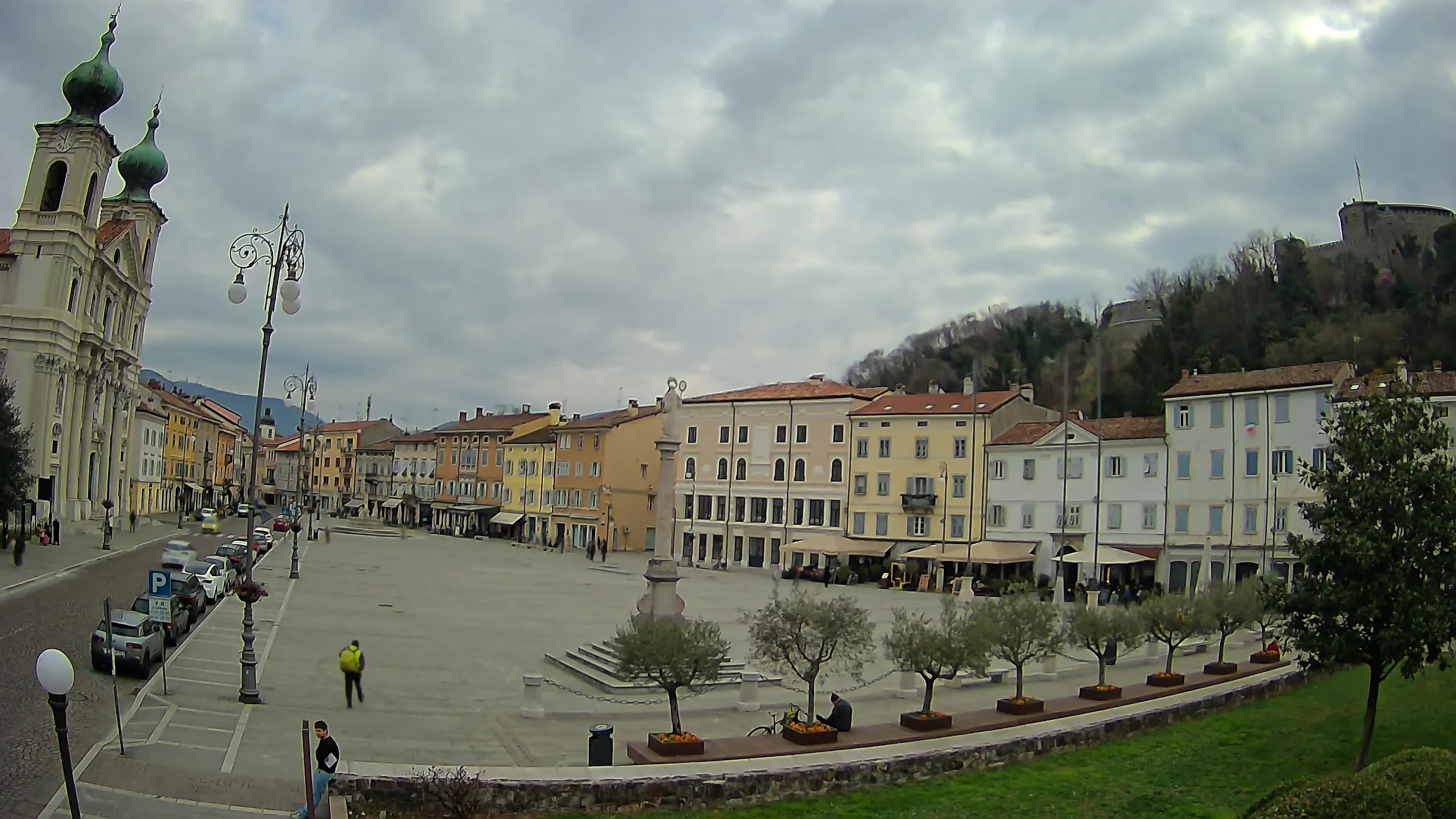 Gorizia Piazza della Vittoria e chiesa di S. Ignazio