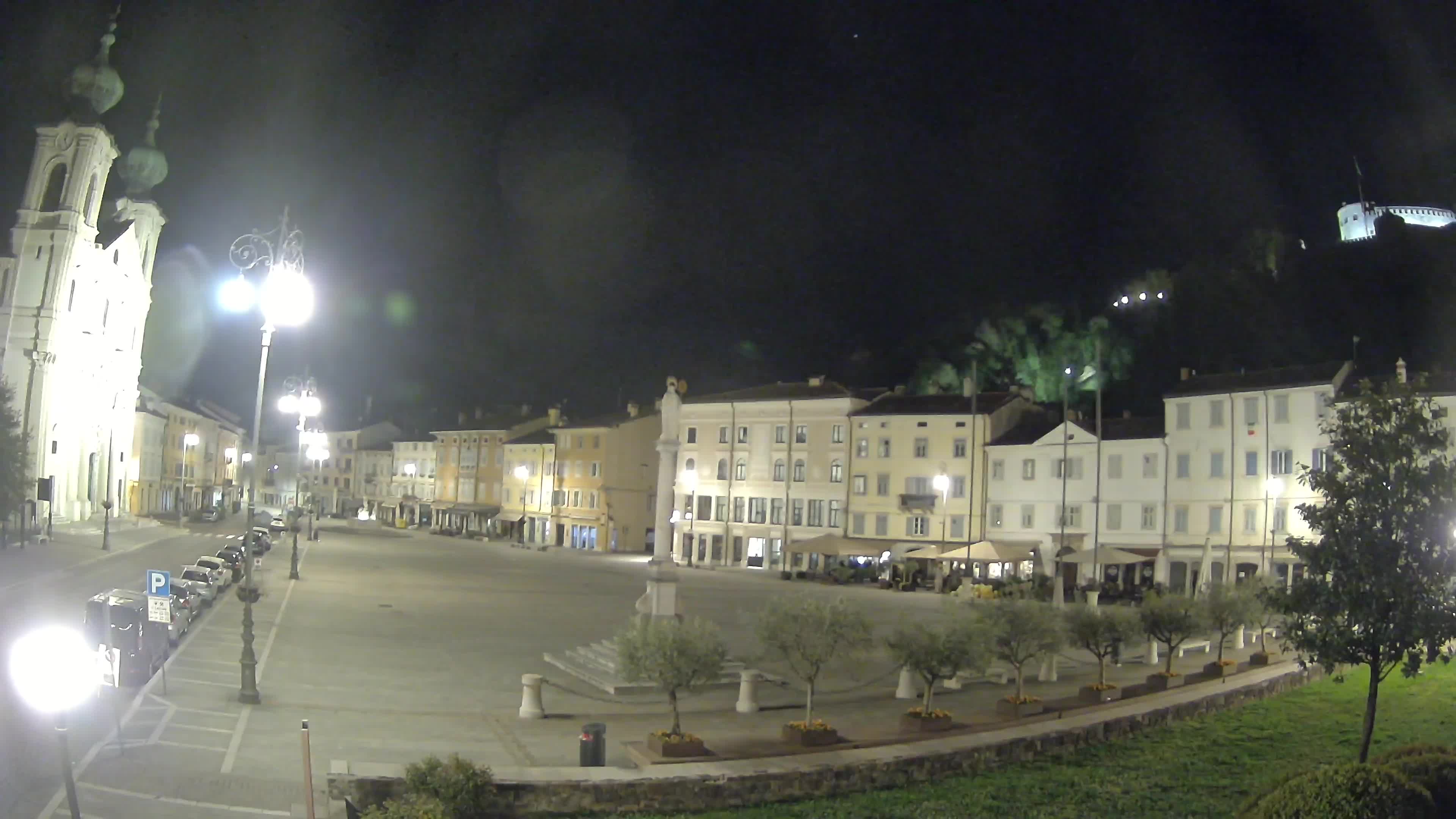 Gorizia Piazza della Vittoria e chiesa di S. Ignazio