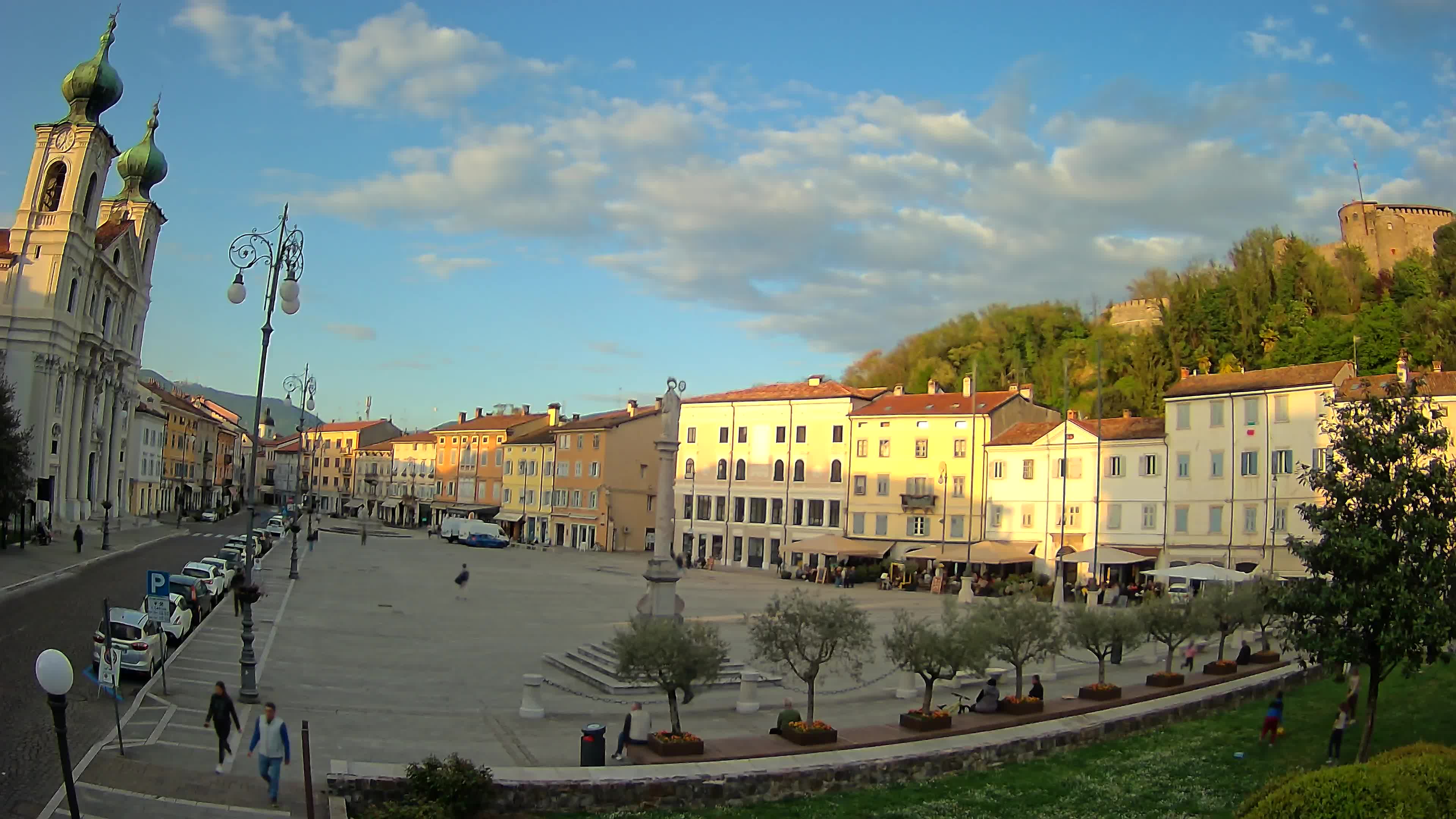 Gorizia Piazza della Vittoria e chiesa di S. Ignazio