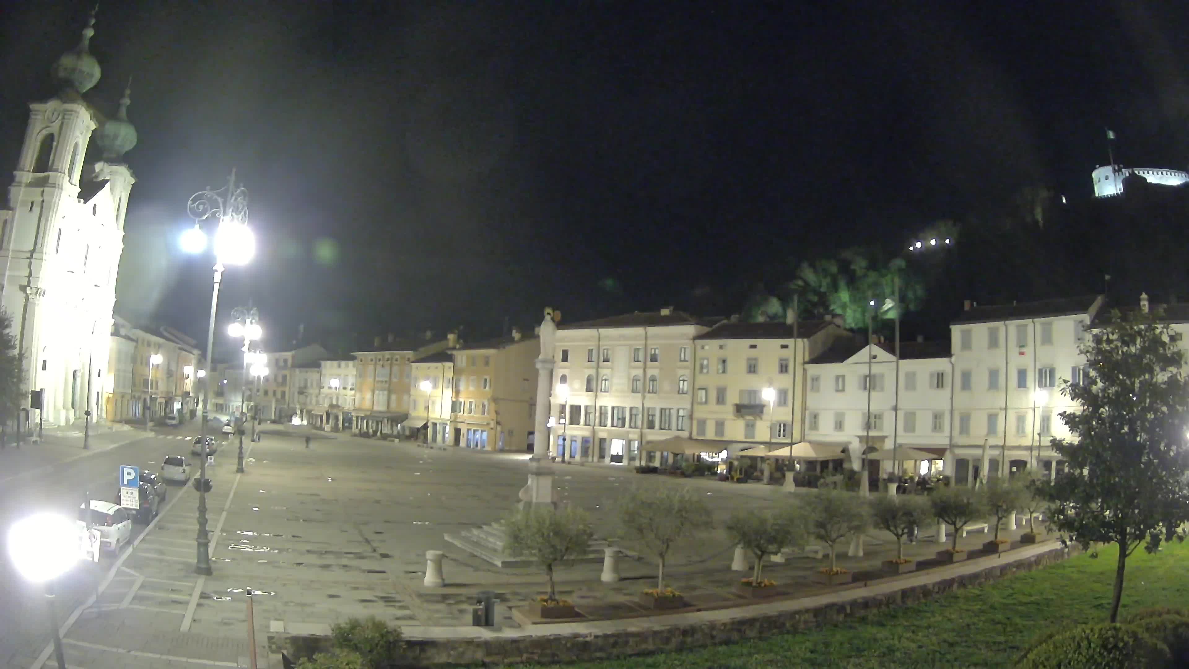 Kamera Gorica Travnik in cerkev sv. Ignacija