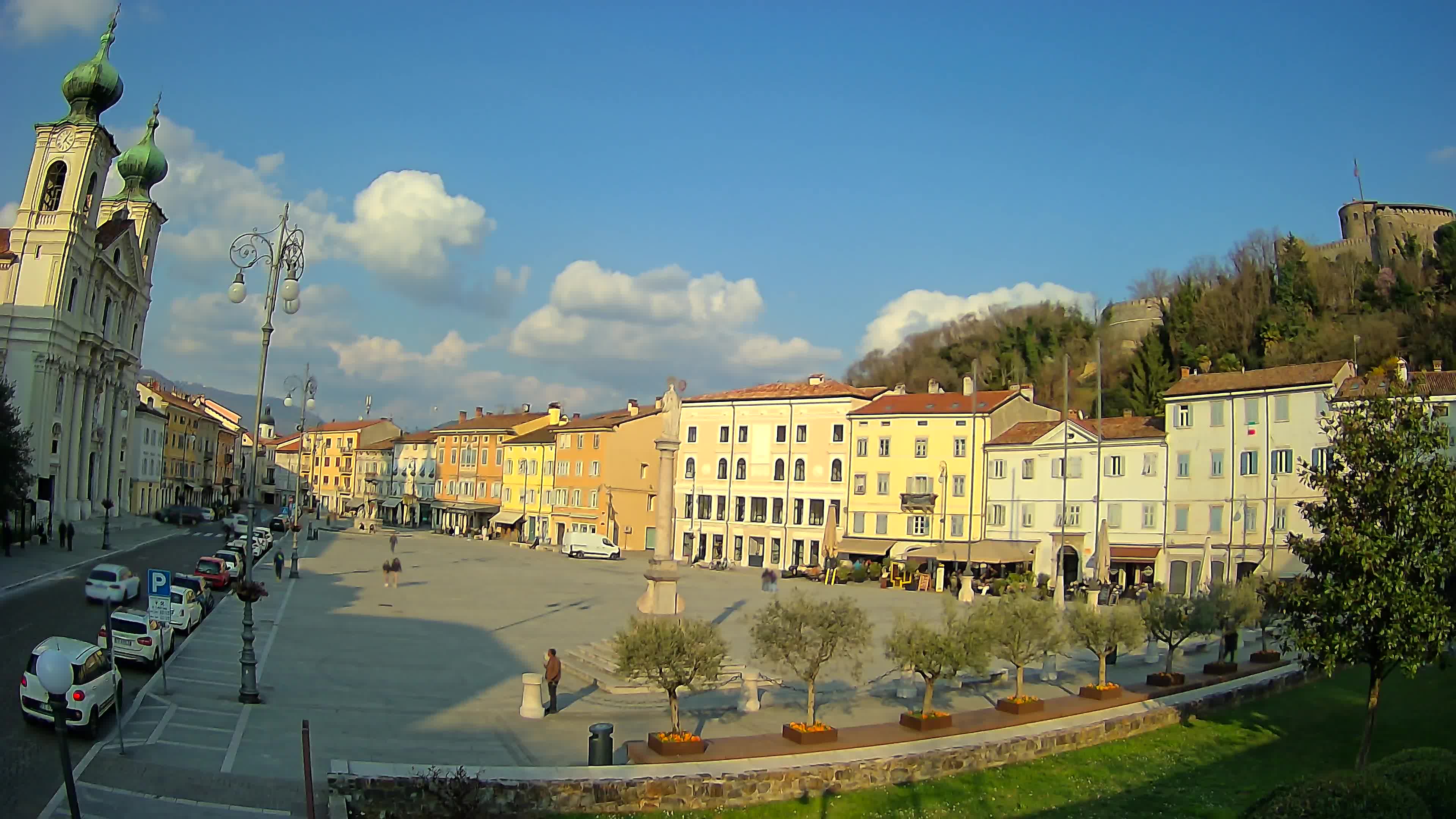 Gorizia – Plaza Vittoria – iglesia de San Pedro. Ignacio