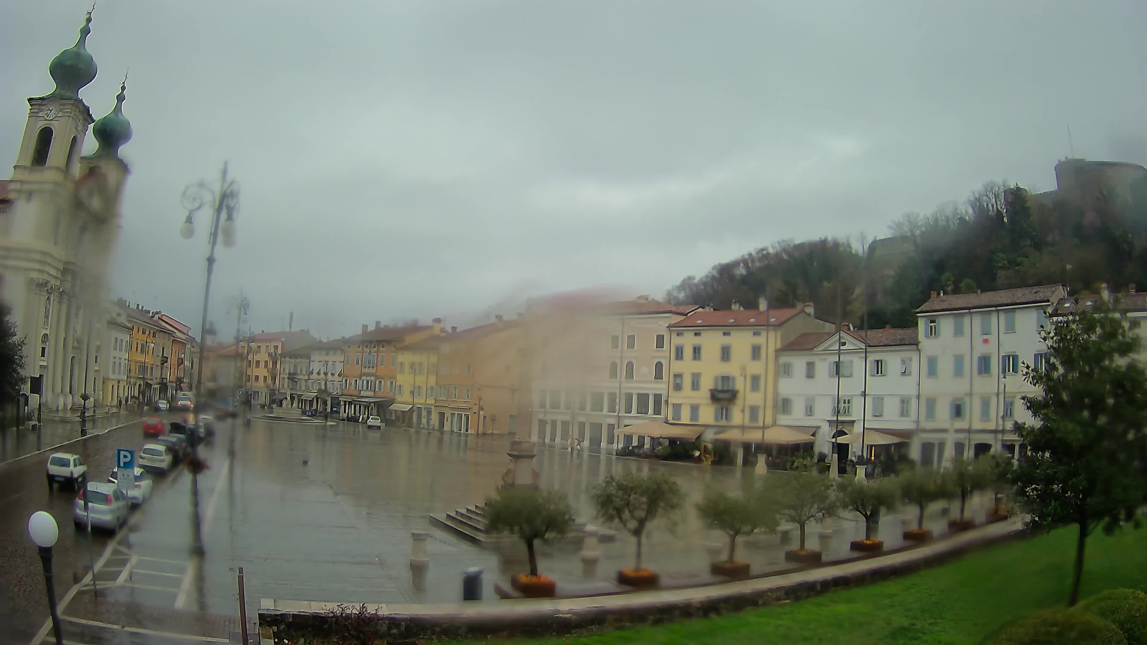 Gorizia – Plaza Vittoria – iglesia de San Pedro. Ignacio