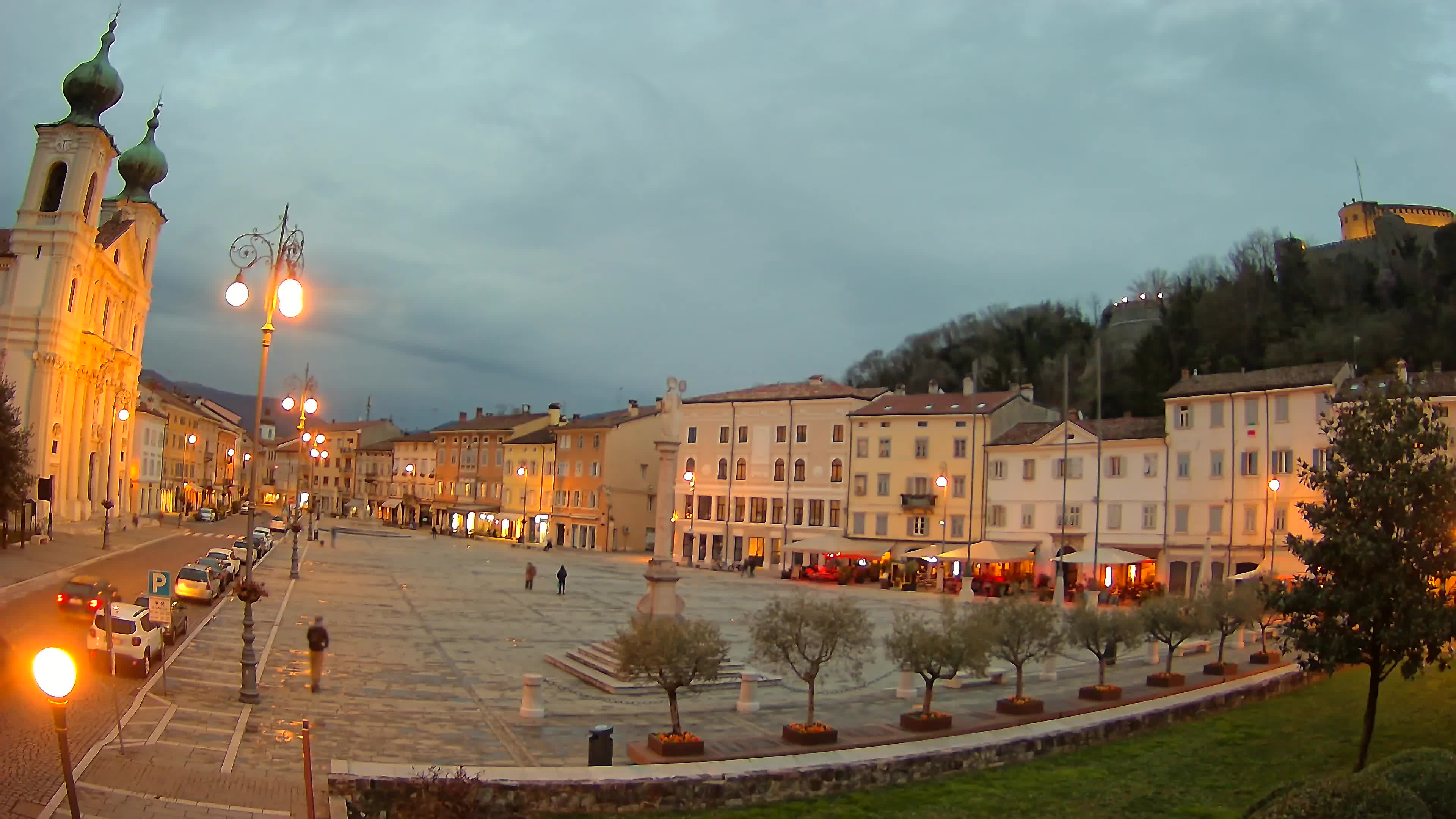 Kamera Gorica Travnik in cerkev sv. Ignacija