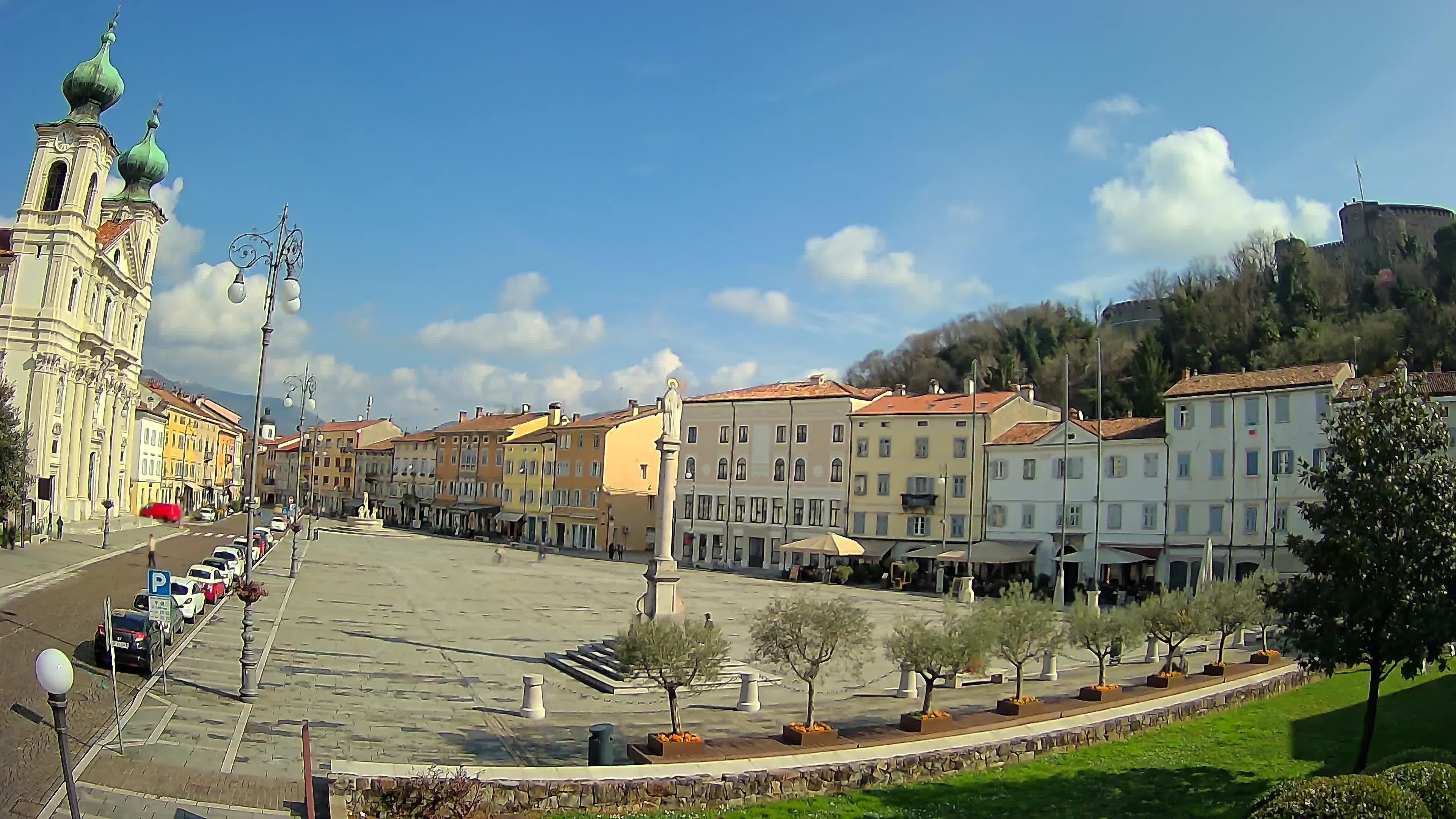 Gorizia – Plaza Vittoria – iglesia de San Pedro. Ignacio