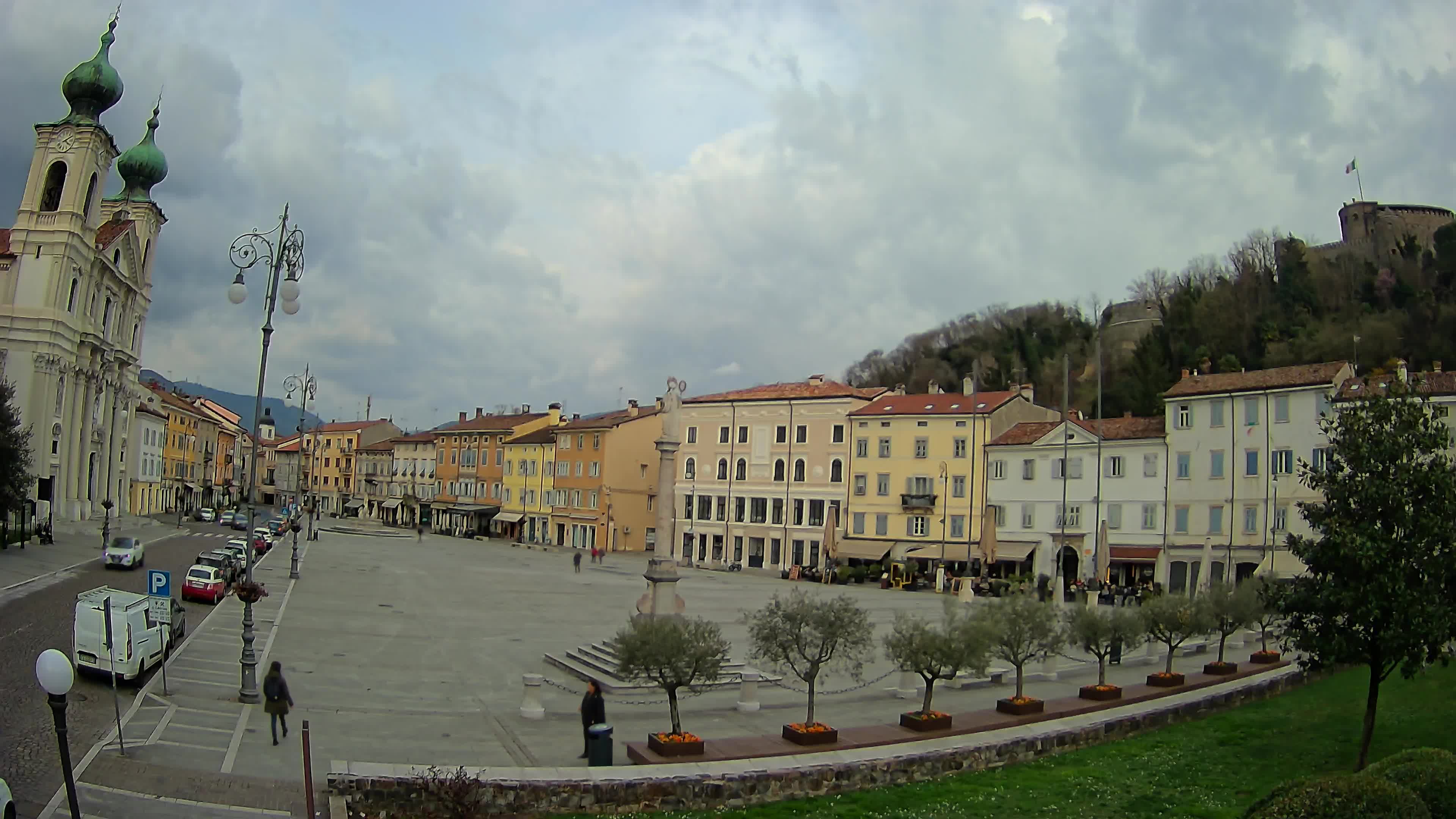 Gorizia – Plaza Vittoria – iglesia de San Pedro. Ignacio