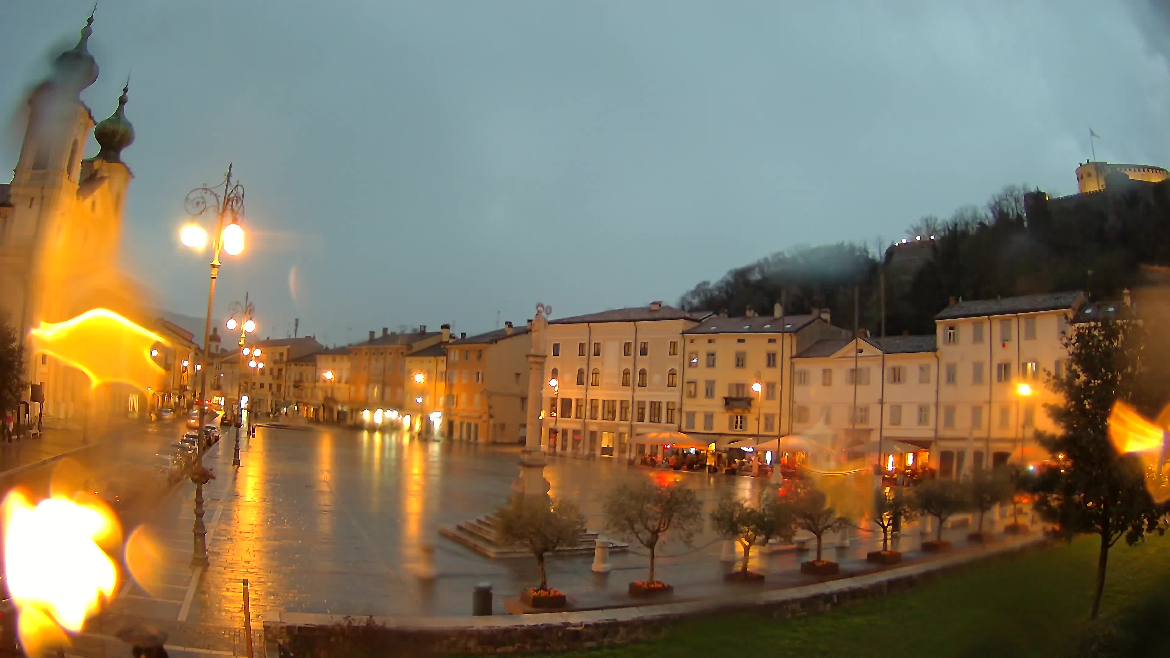 Gorizia Piazza della Vittoria e chiesa di S. Ignazio