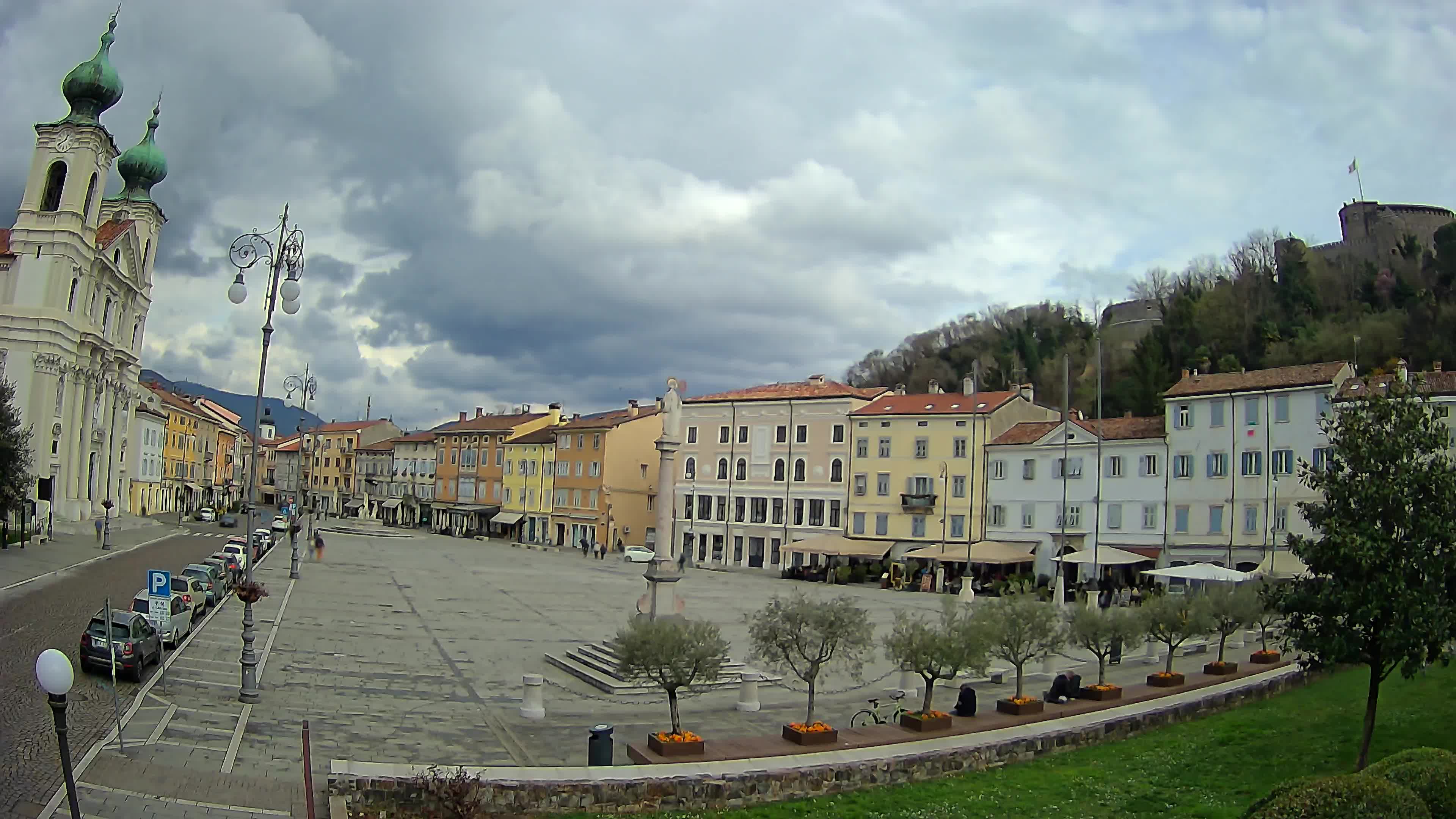 Gorizia Piazza della Vittoria e chiesa di S. Ignazio
