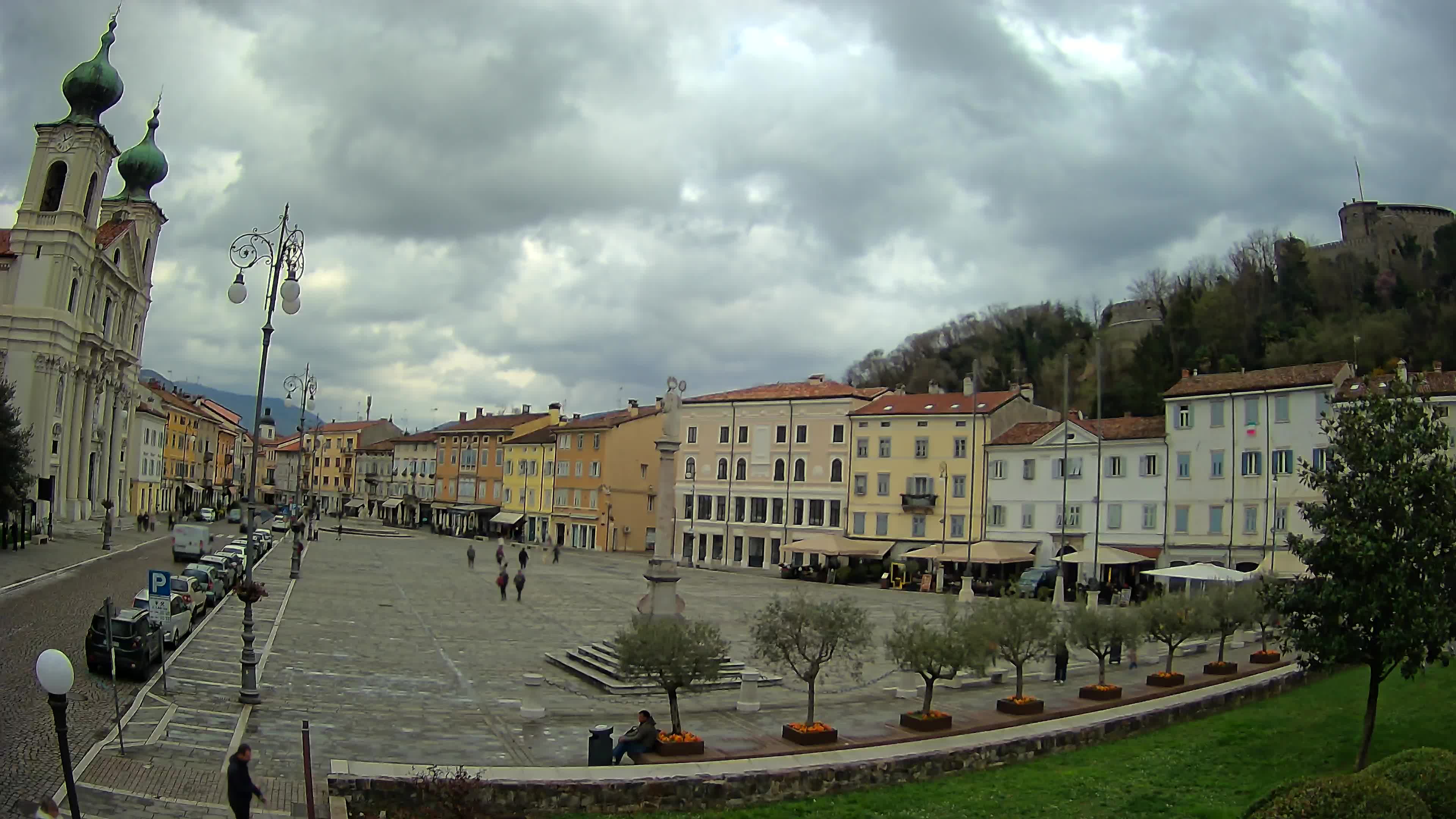 Gorizia Piazza della Vittoria e chiesa di S. Ignazio