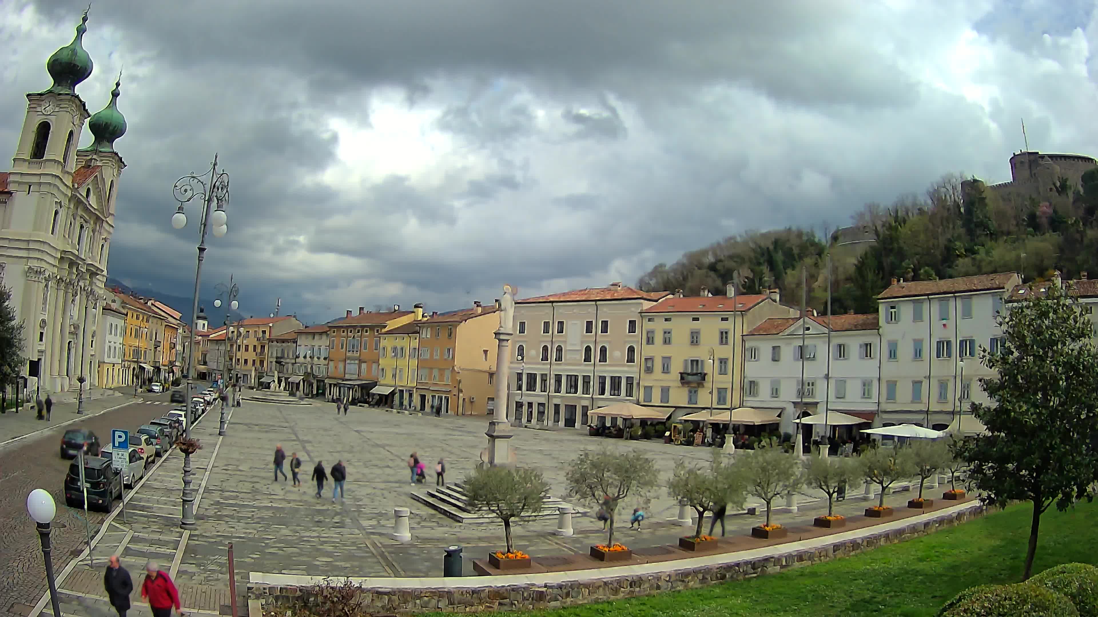 Gorizia Piazza della Vittoria e chiesa di S. Ignazio