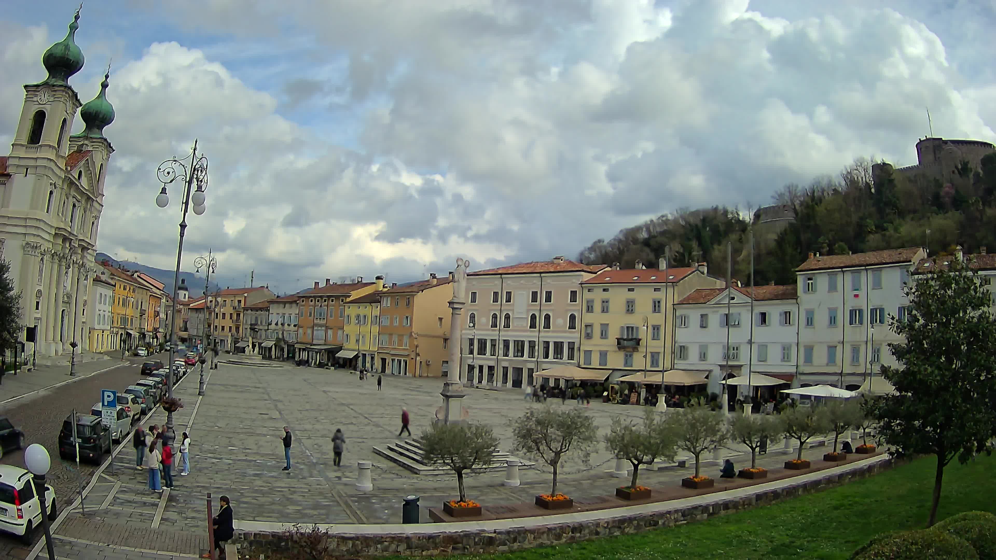 Gorizia Piazza della Vittoria e chiesa di S. Ignazio
