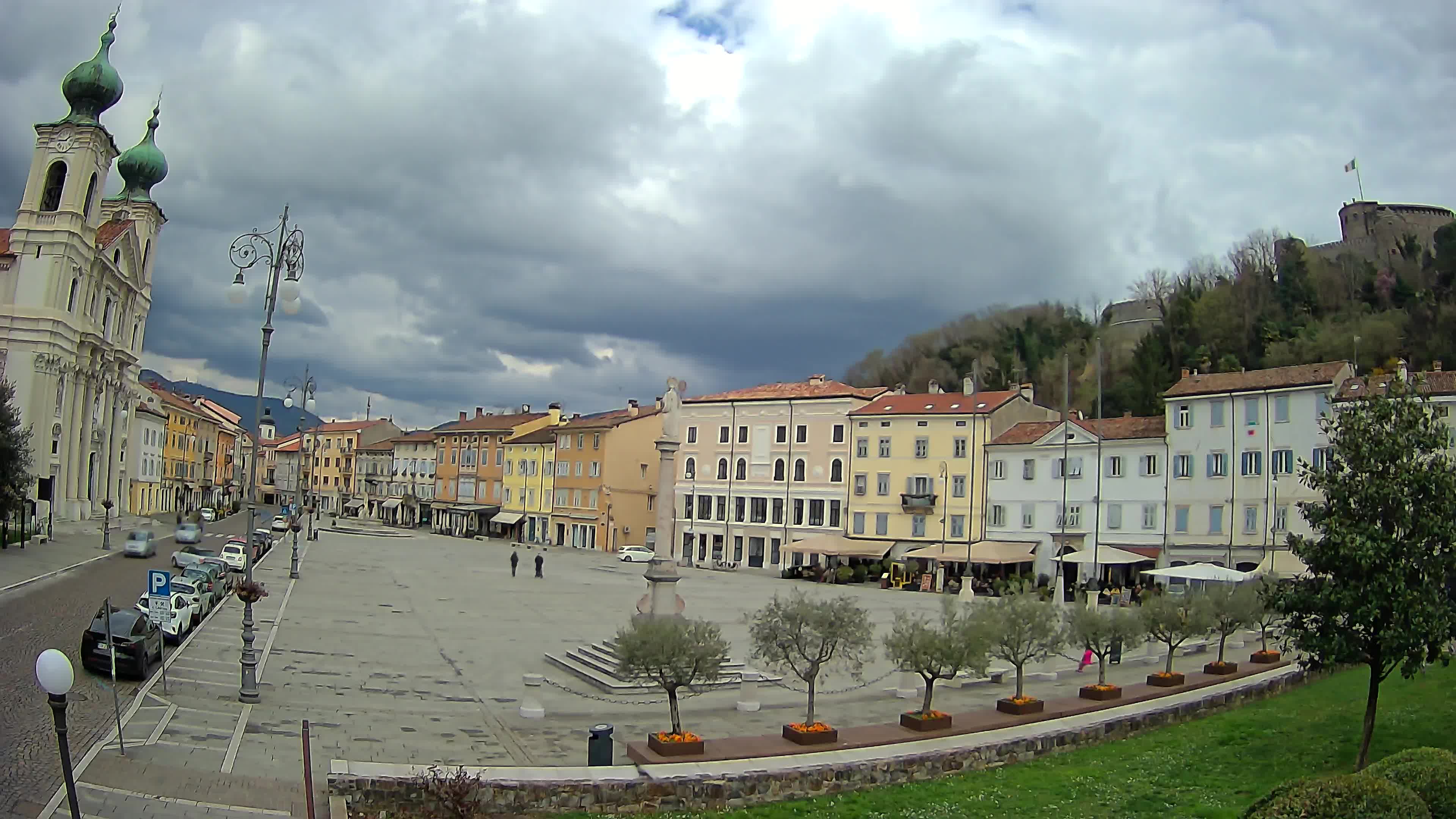 Gorizia Piazza della Vittoria e chiesa di S. Ignazio