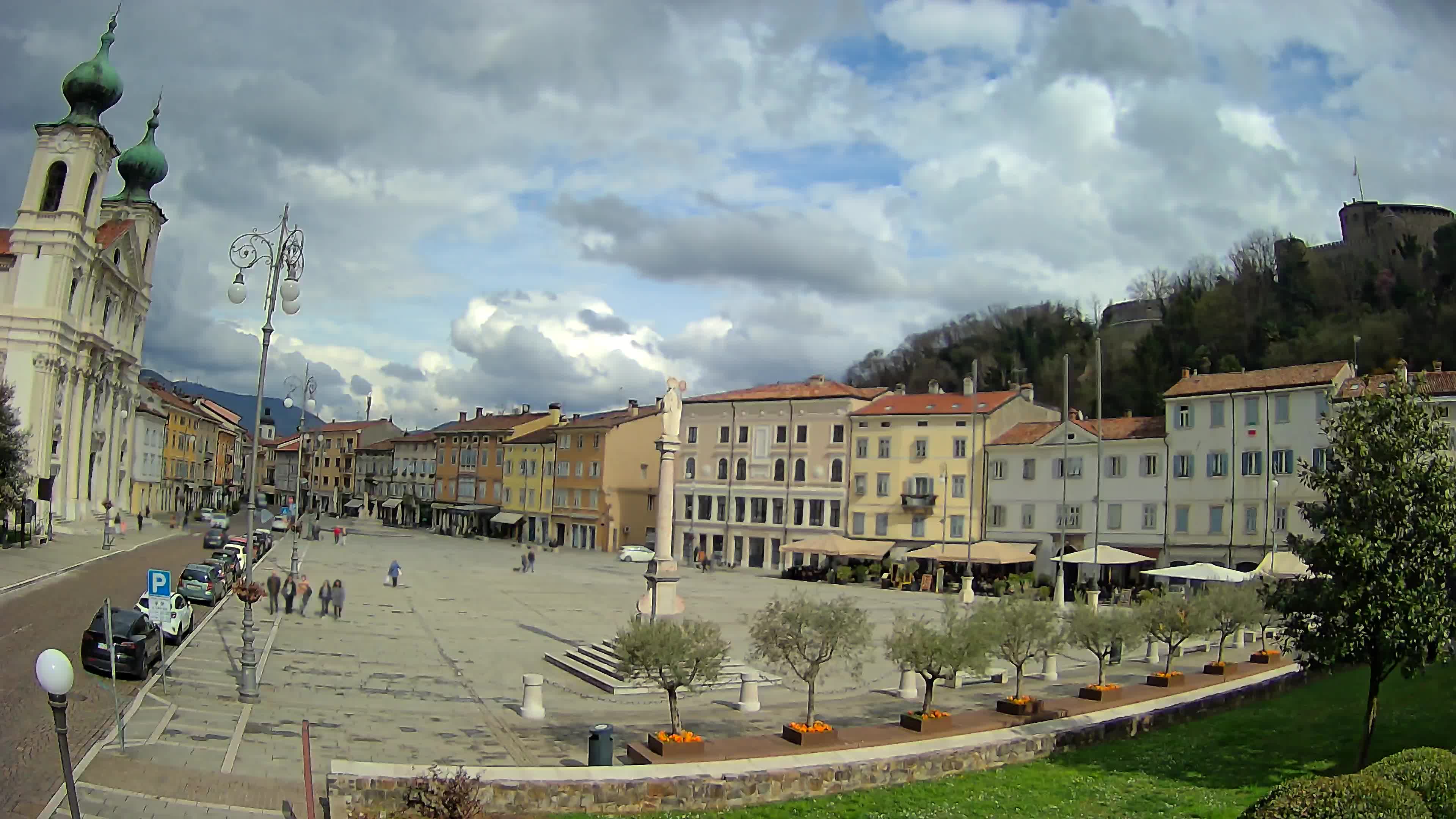 Gorizia Piazza della Vittoria e chiesa di S. Ignazio