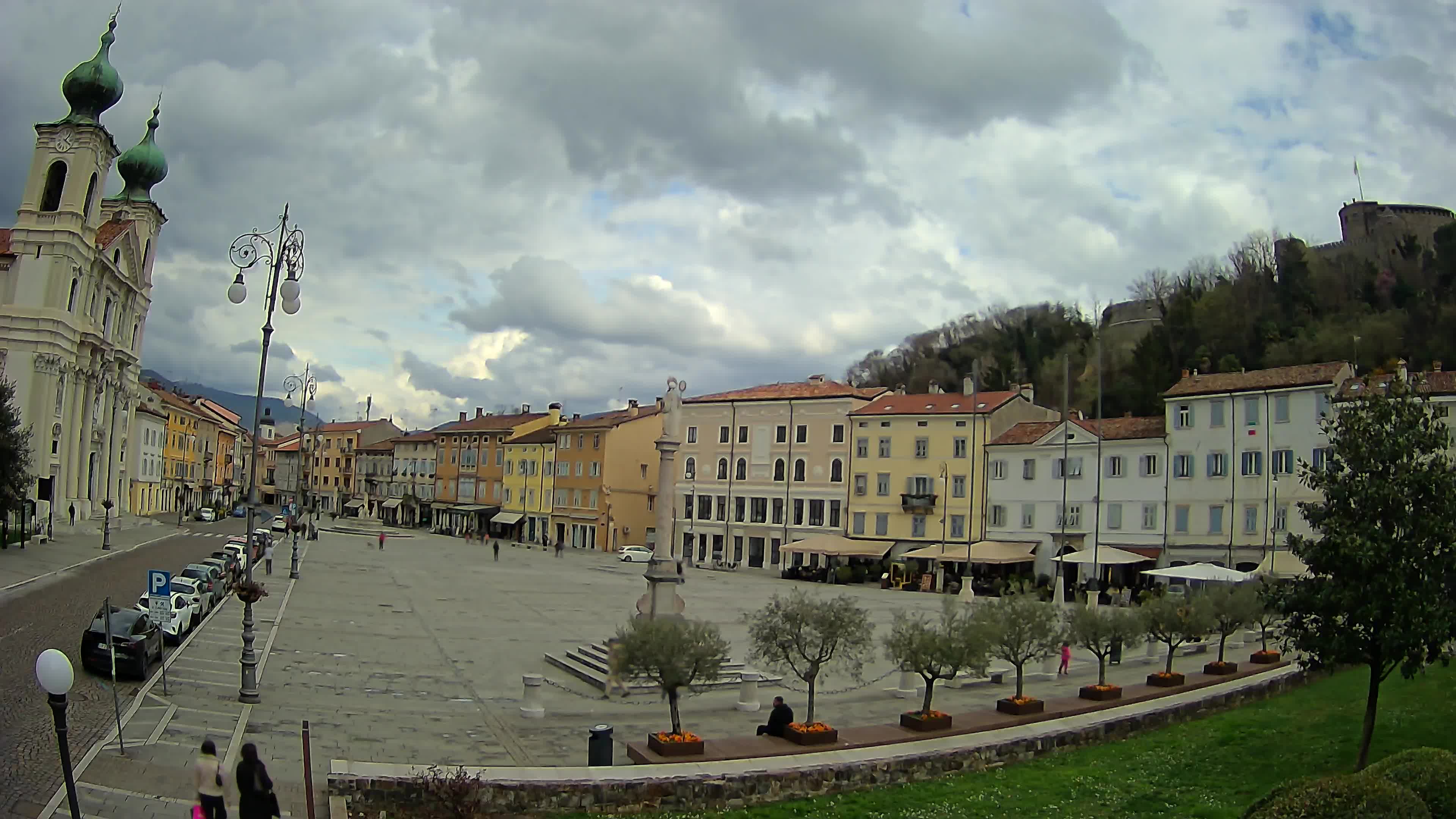 Gorizia – Plaza Vittoria – iglesia de San Pedro. Ignacio