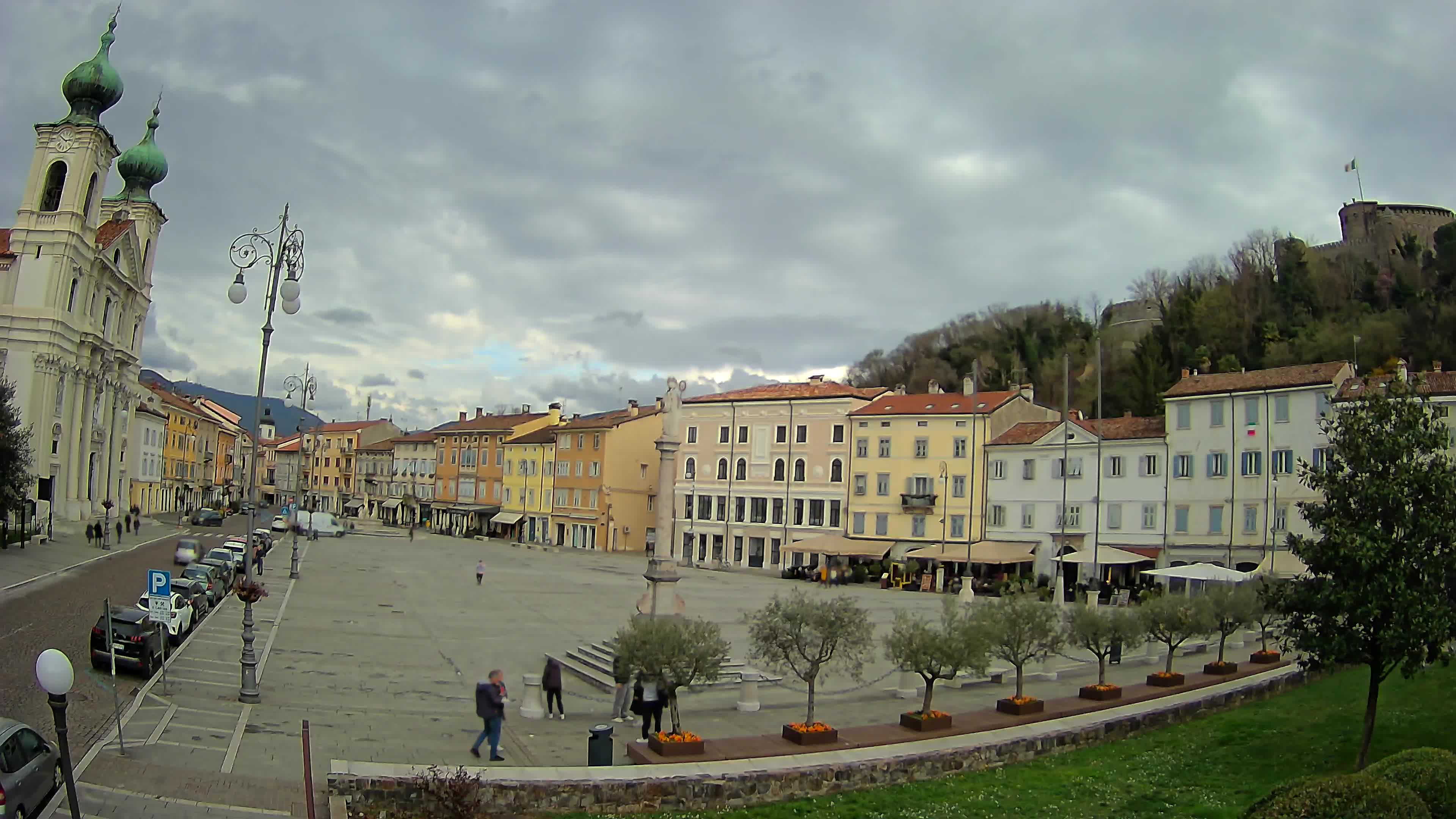 Gorizia Piazza della Vittoria e chiesa di S. Ignazio